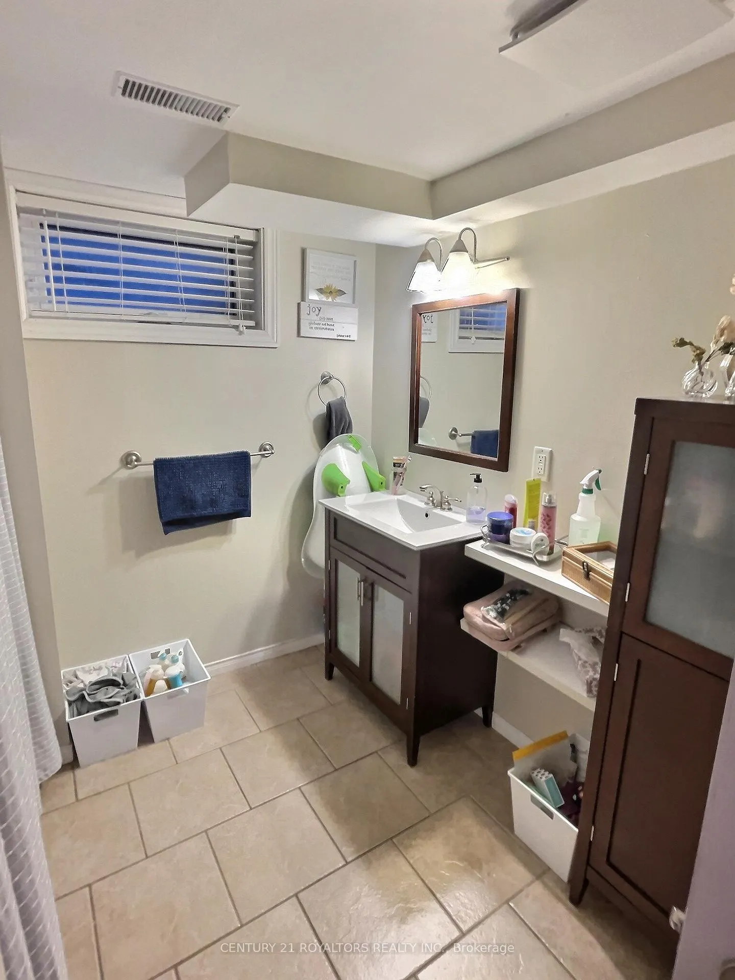 Photo 12 of Unit Bsmt, 125 Woodhaven Road, Kitchener — HOMEH