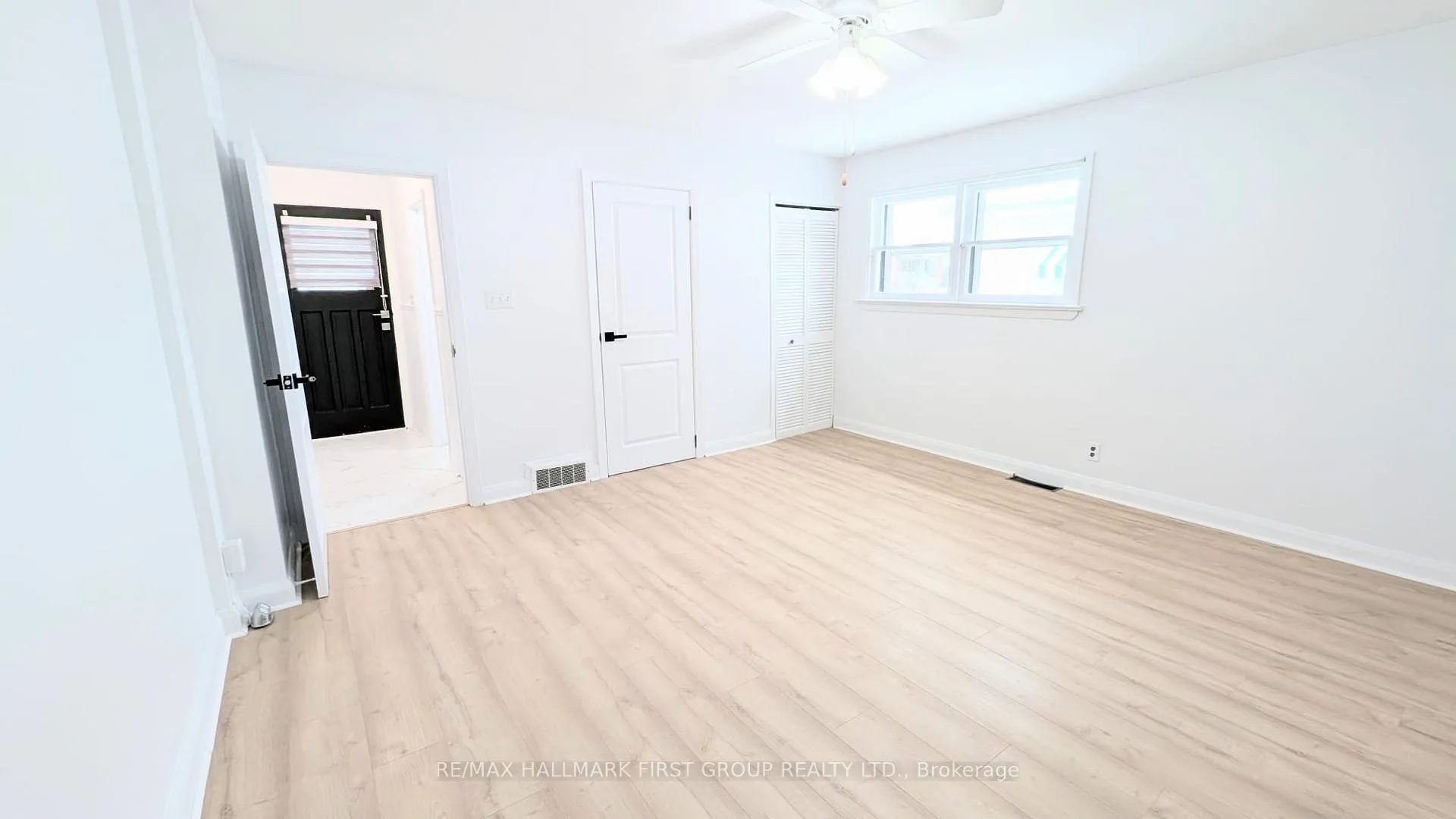Photo 5 of 330 Adelaide Avenue E, Oshawa, O'Neill — HOMEH