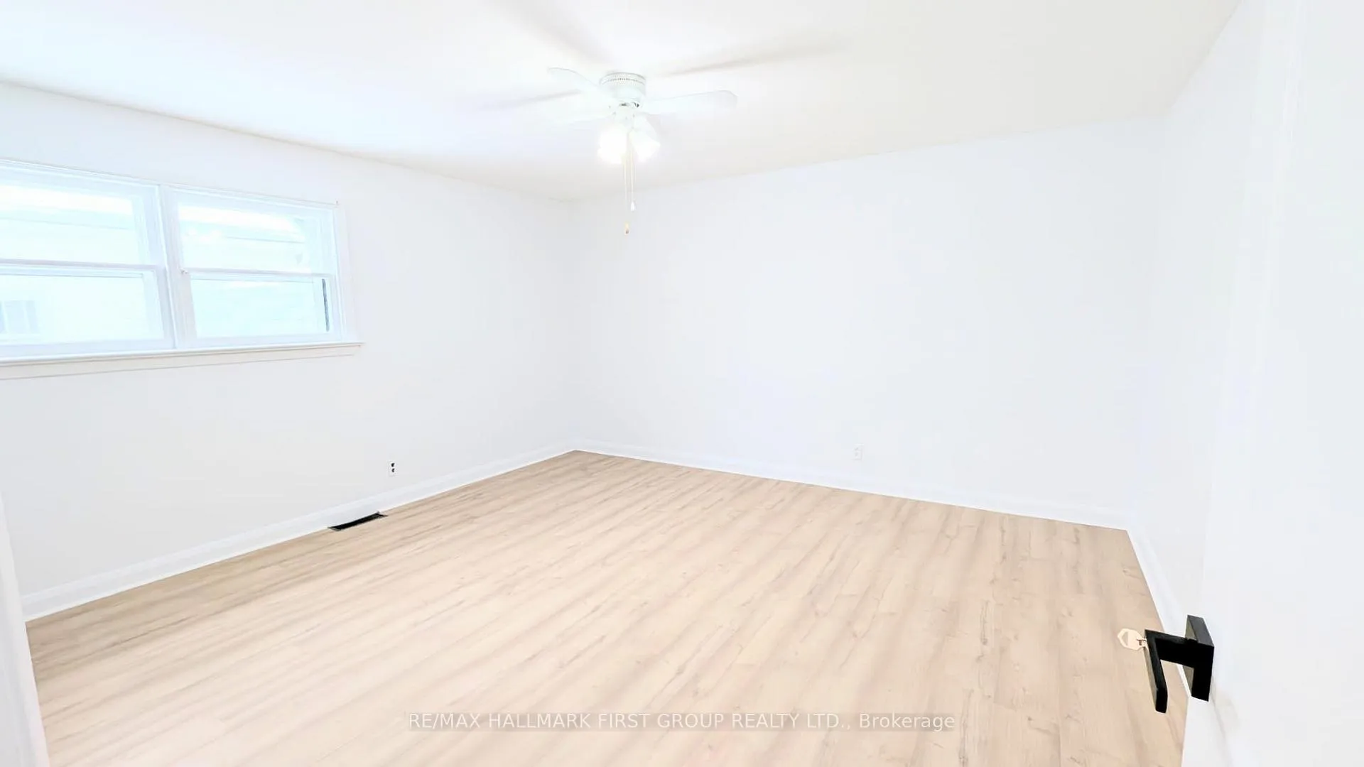 Photo 6 of 330 Adelaide Avenue E, Oshawa, O'Neill — HOMEH