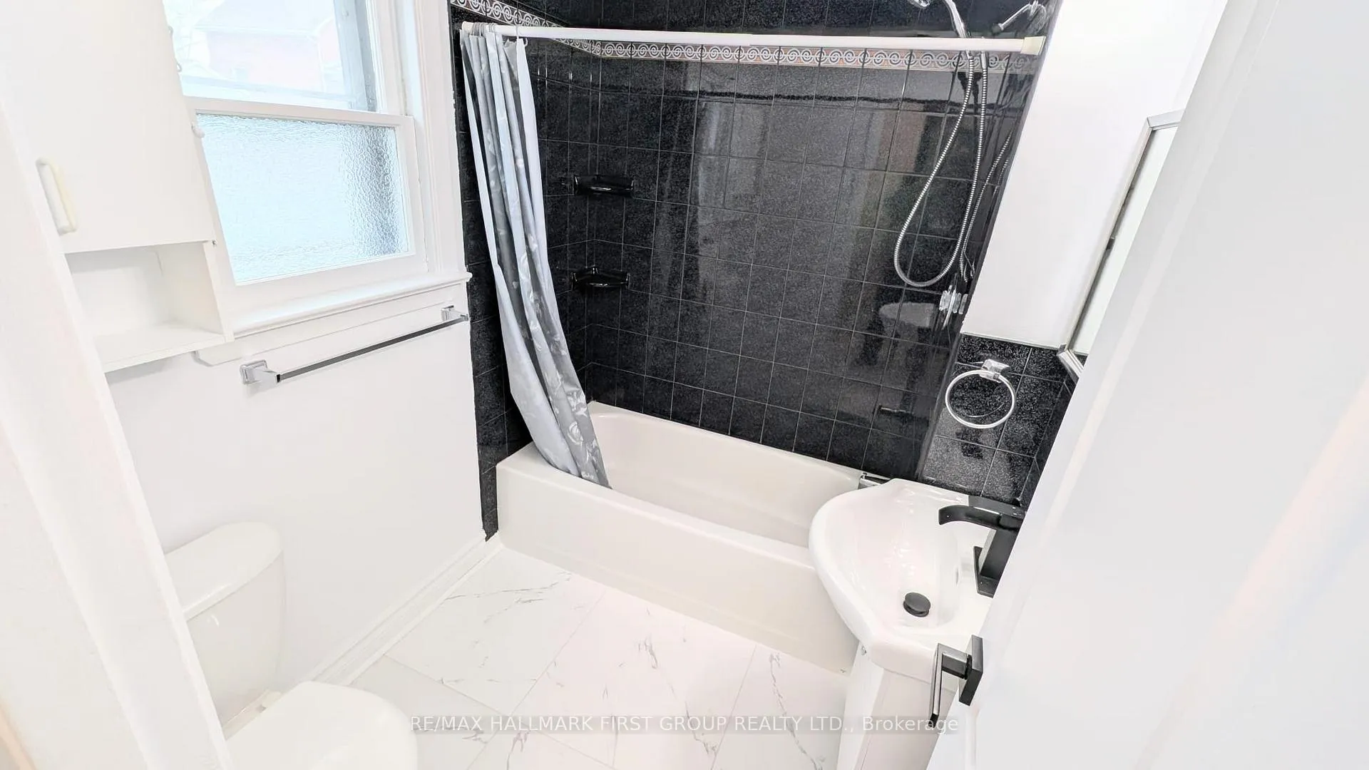 Photo 14 of 330 Adelaide Avenue E, Oshawa, O'Neill — HOMEH