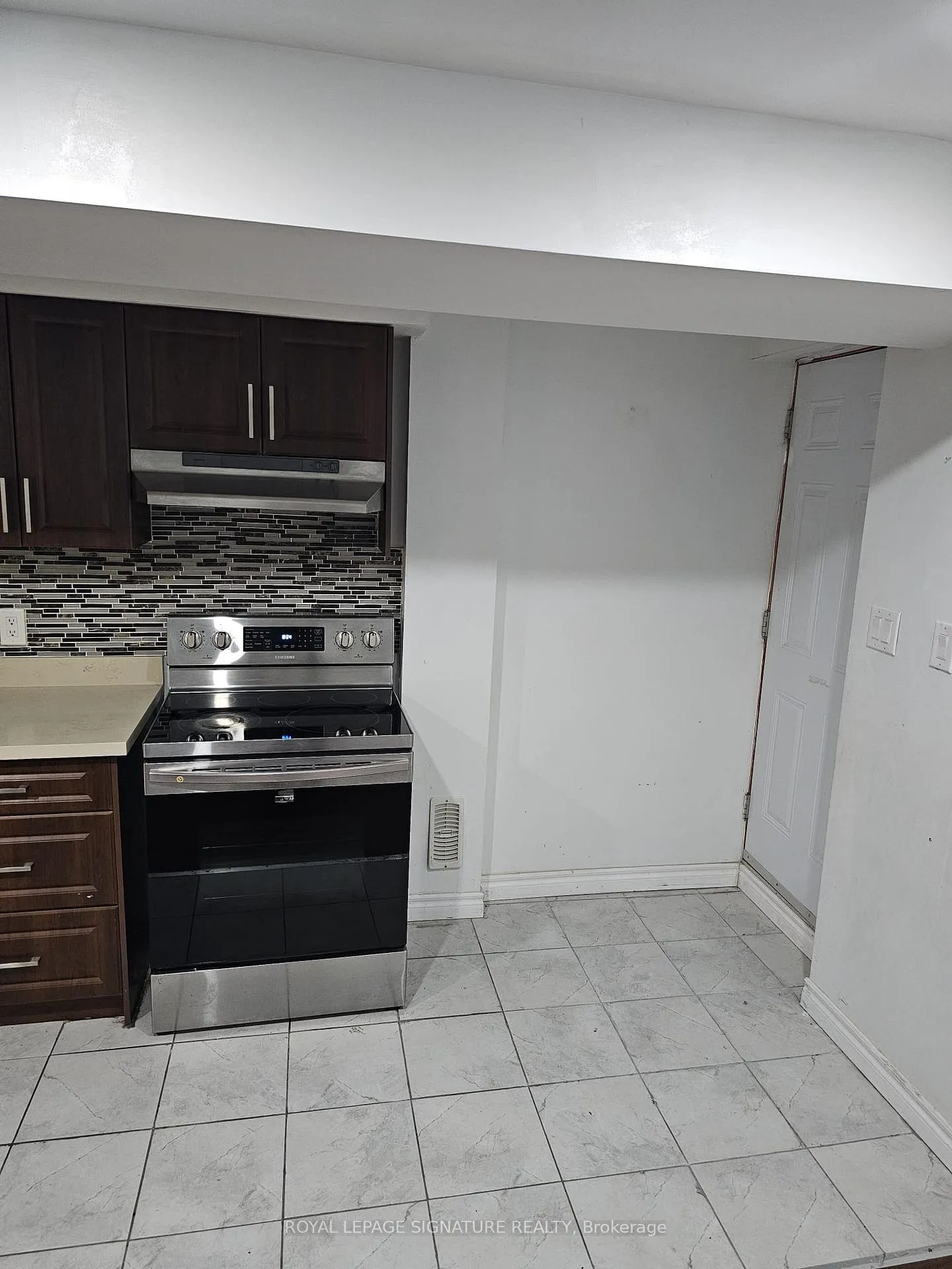 Photo 6 of Unit Bsmt, 40 Shell Drive, Ajax, Northwest Ajax — HOMEH