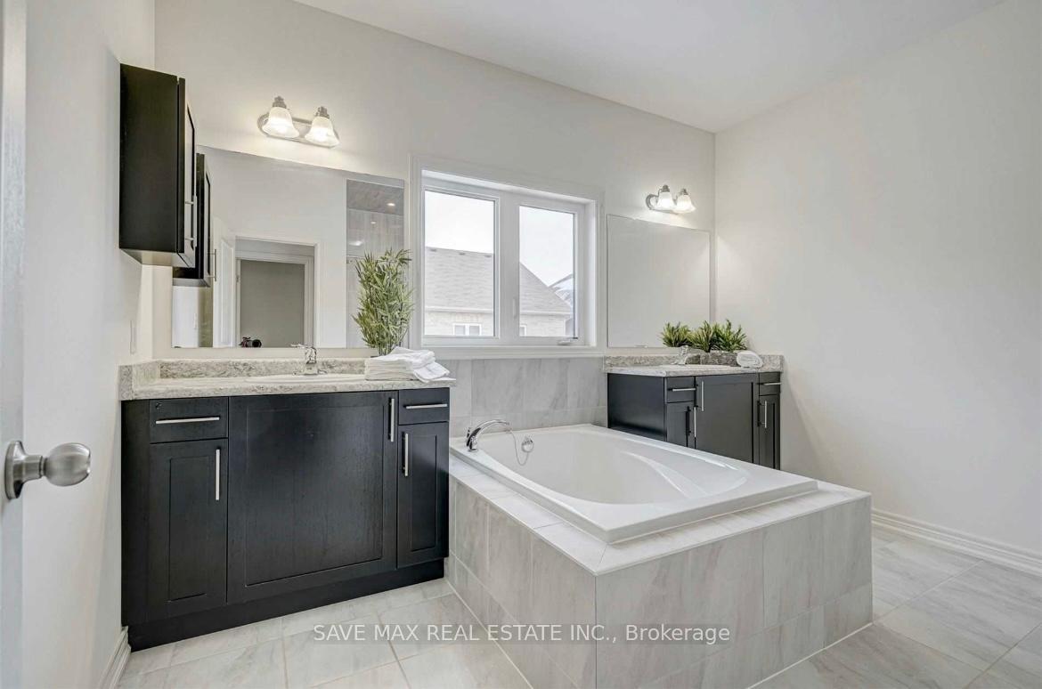 Photo 12 of 27 Haverstock Crescent, Brampton, Northwest Brampton — HOMEH
