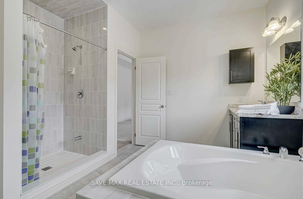 Photo 13 of 27 Haverstock Crescent, Brampton, Northwest Brampton — HOMEH