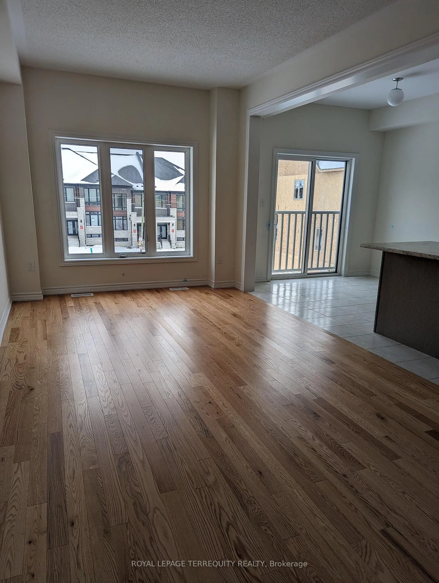 Photo 4 of 2523 Athena Path, Pickering, Rural Pickering — HOMEH
