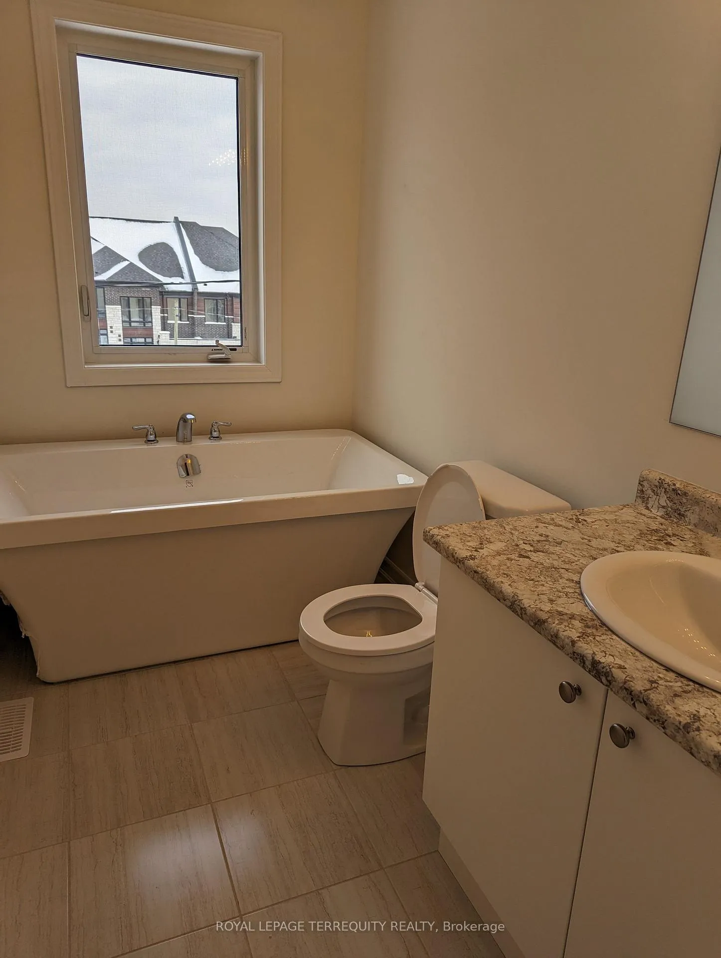 Photo 8 of 2523 Athena Path, Pickering, Rural Pickering — HOMEH
