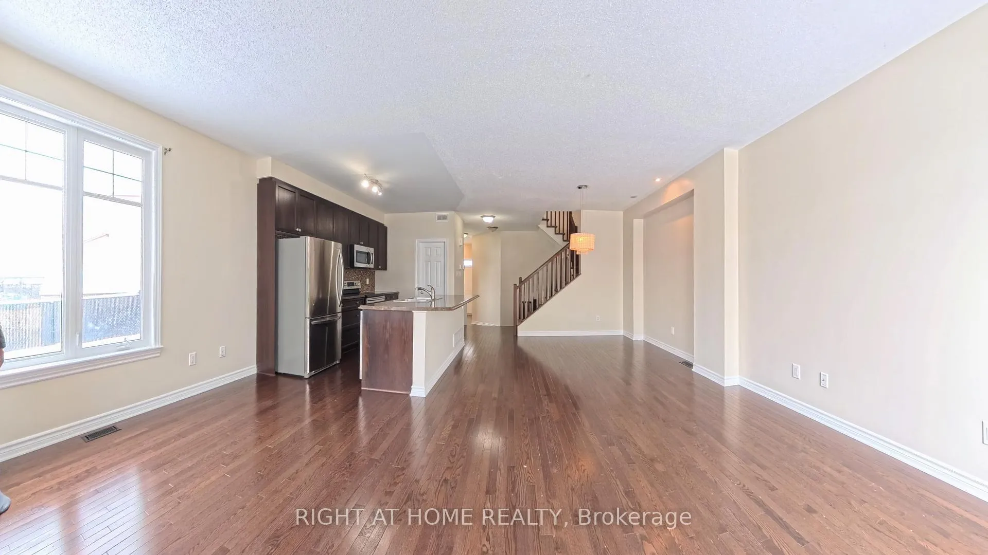 Photo 3 of 126 Flat Sedge Crescent E, Ottawa, Blossom Park/Kemp Park/Findlay Creek — HOMEH