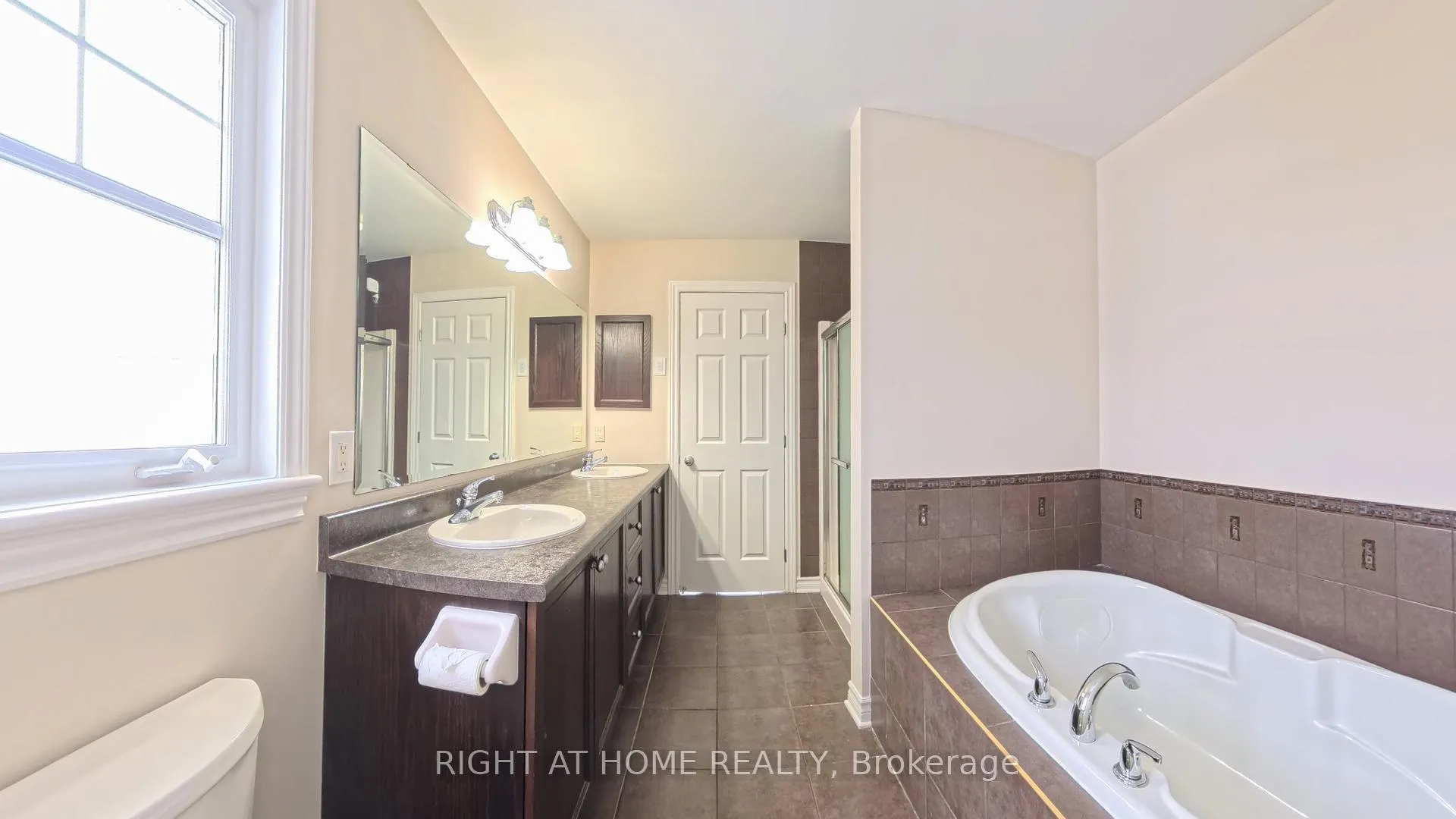 Photo 16 of 126 Flat Sedge Crescent E, Ottawa, Blossom Park/Kemp Park/Findlay Creek — HOMEH