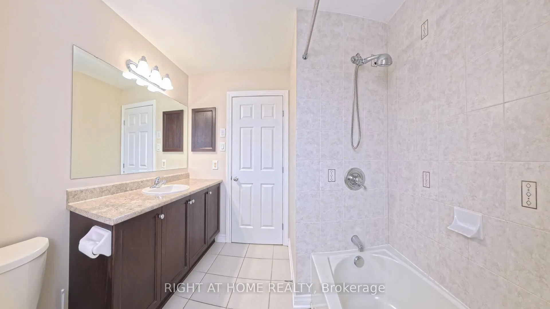Photo 22 of 126 Flat Sedge Crescent E, Ottawa, Blossom Park/Kemp Park/Findlay Creek — HOMEH