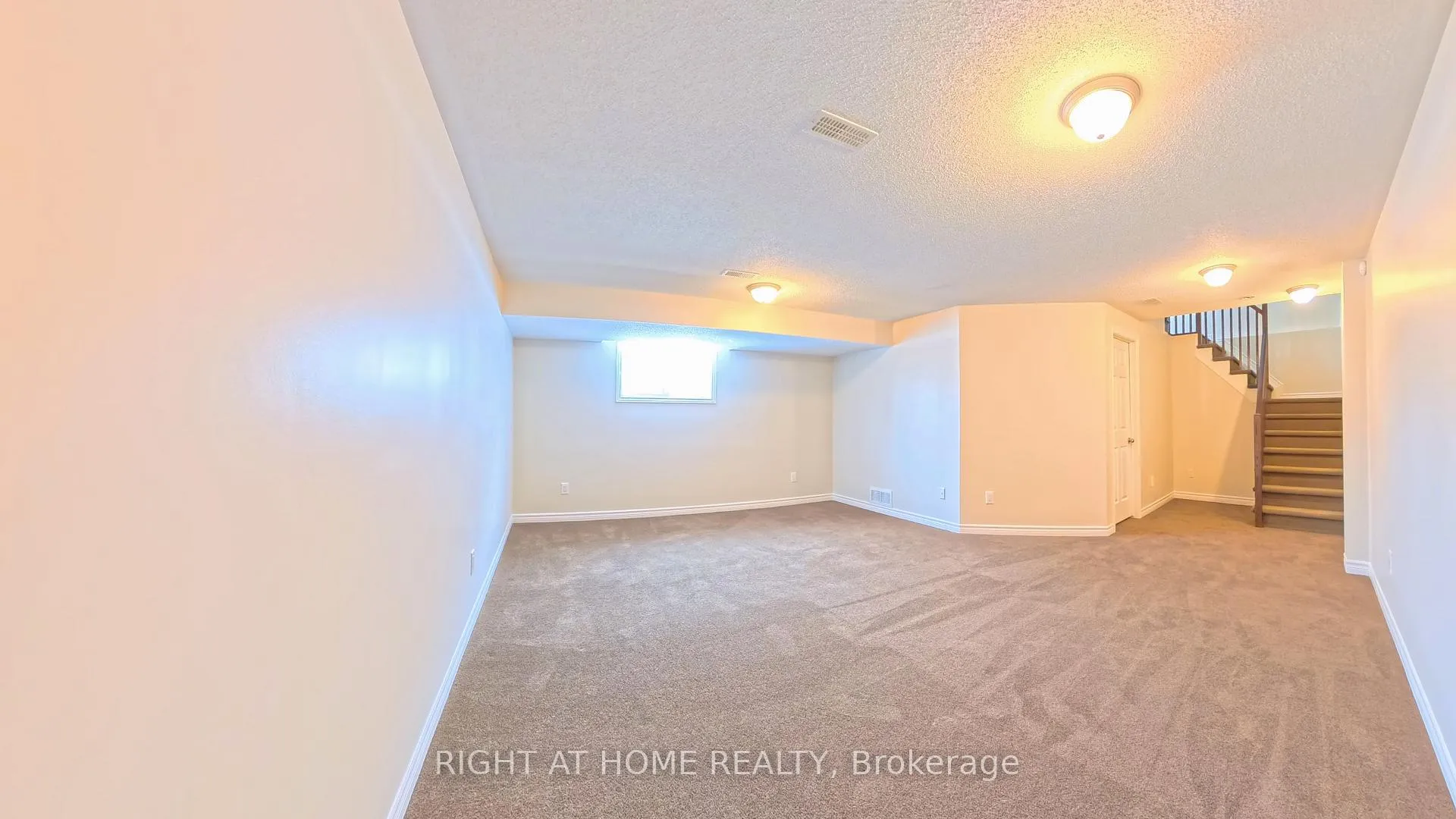 Photo 24 of 126 Flat Sedge Crescent E, Ottawa, Blossom Park/Kemp Park/Findlay Creek — HOMEH