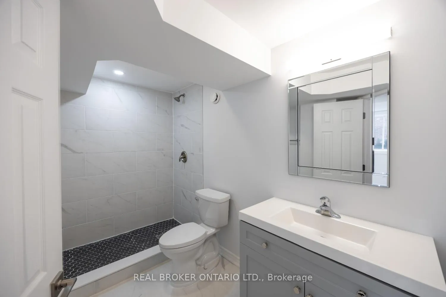 Photo 17 of Unit Lower, 685 Emerson Avenue, Oshawa, Donevan — HOMEH