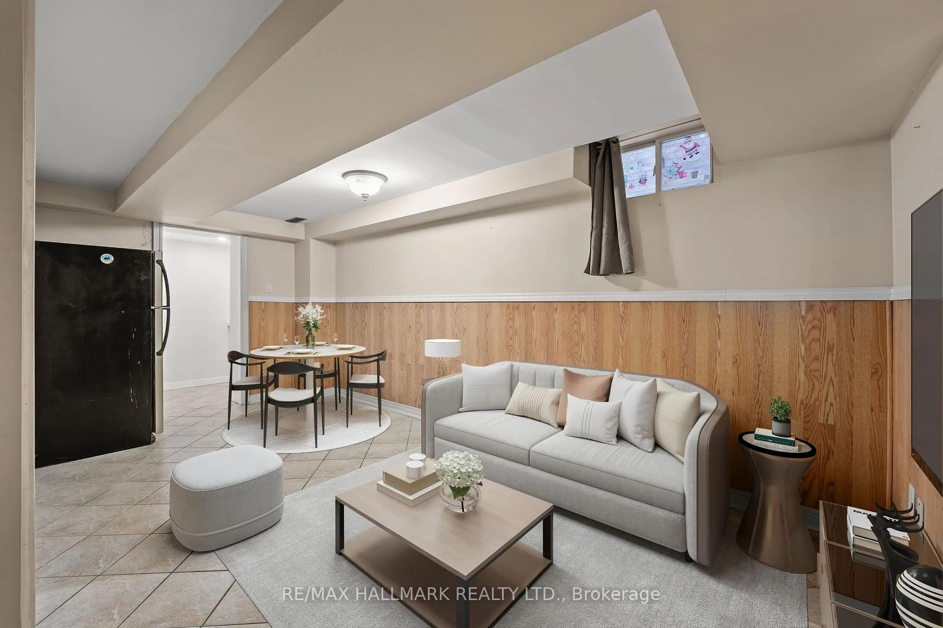 Photo 2 of 112 Arco Circle, Vaughan, Maple — HOMEH