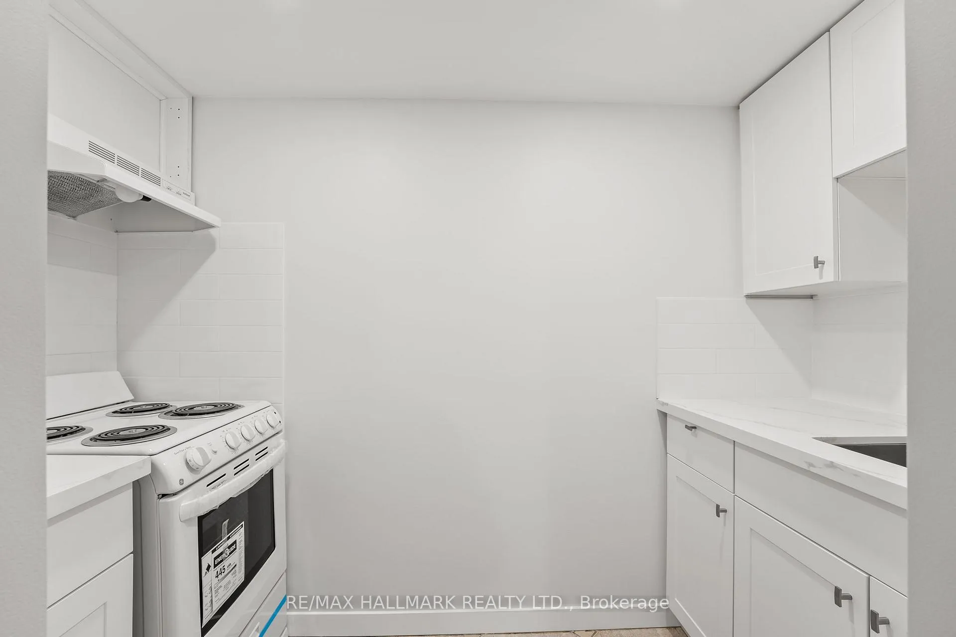 Photo 4 of 112 Arco Circle, Vaughan, Maple — HOMEH