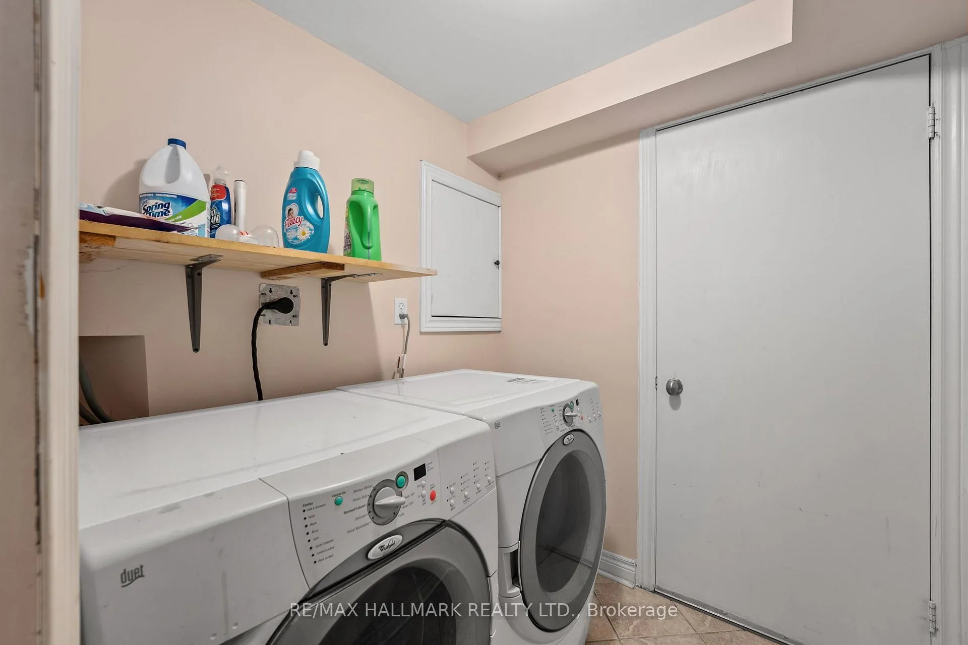 Photo 9 of 112 Arco Circle, Vaughan, Maple — HOMEH