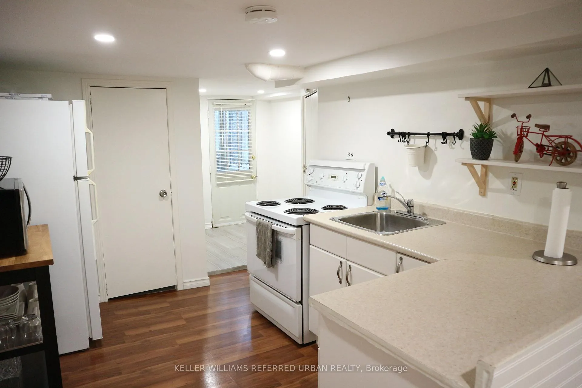 Photo 2 of Unit lower, 39 Darrell Avenue, Toronto, East End-Danforth — HOMEH