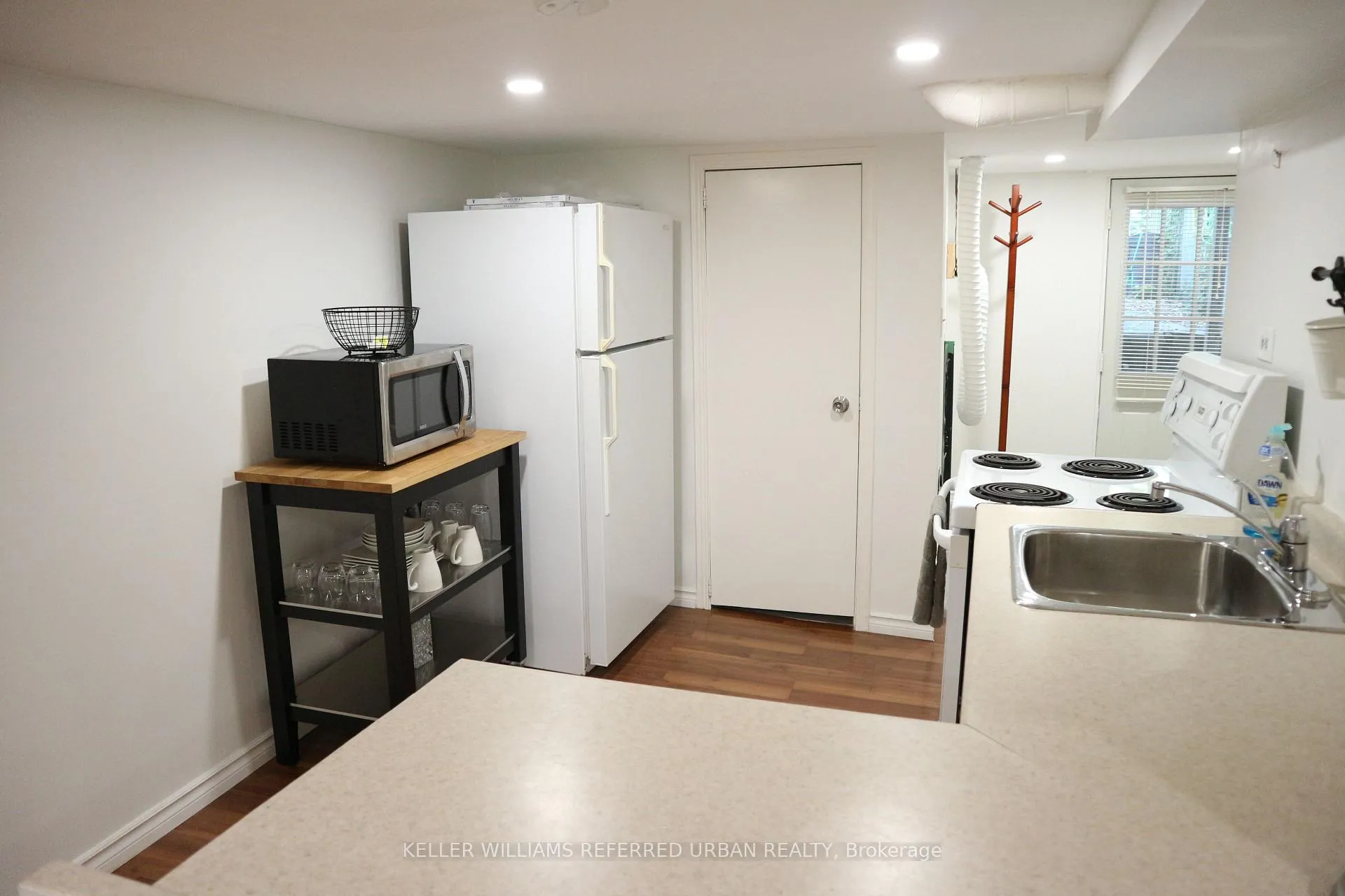 Photo 4 of Unit lower, 39 Darrell Avenue, Toronto, East End-Danforth — HOMEH