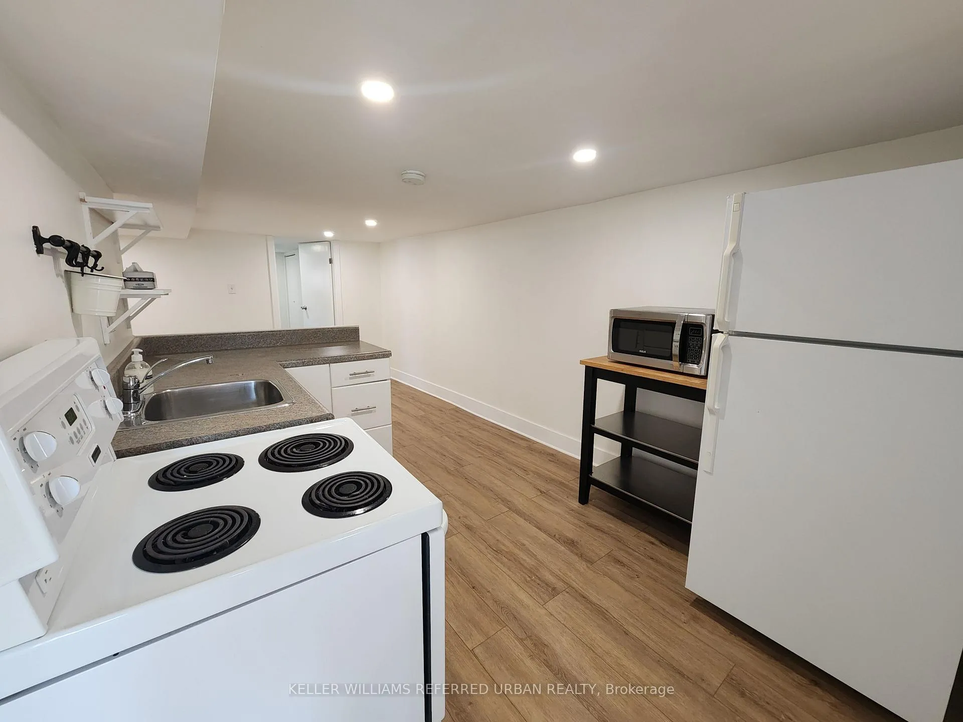 Photo 13 of Unit lower, 39 Darrell Avenue, Toronto, East End-Danforth — HOMEH
