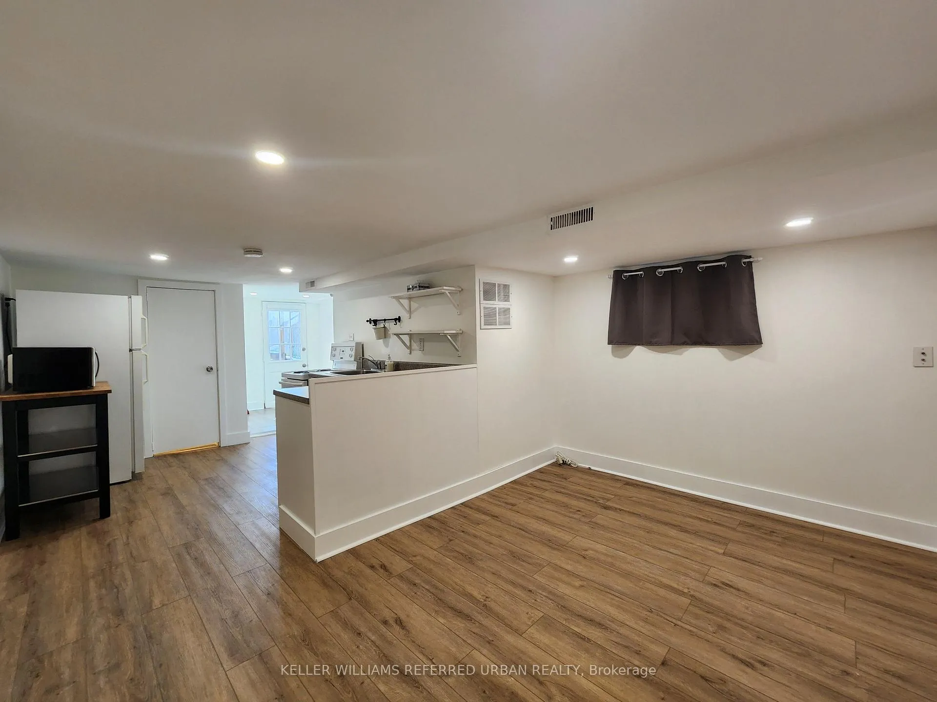 Photo 15 of Unit lower, 39 Darrell Avenue, Toronto, East End-Danforth — HOMEH