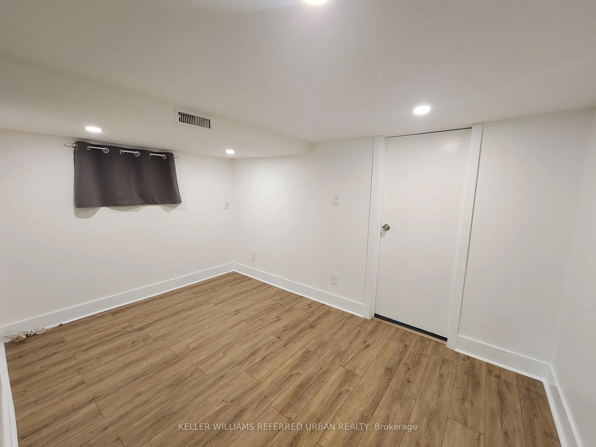 Photo 16 of Unit lower, 39 Darrell Avenue, Toronto, East End-Danforth — HOMEH