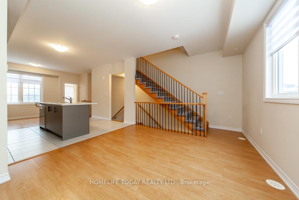 Photo 4 of 11 Senay Circle, Clarington, Courtice — HOMEH