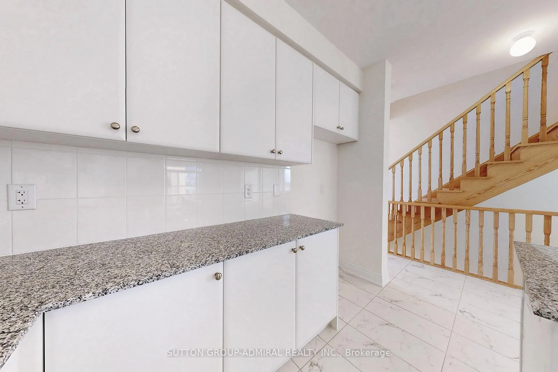 Photo 7 of 28 Tennant Circle, Vaughan, Vellore Village — HOMEH