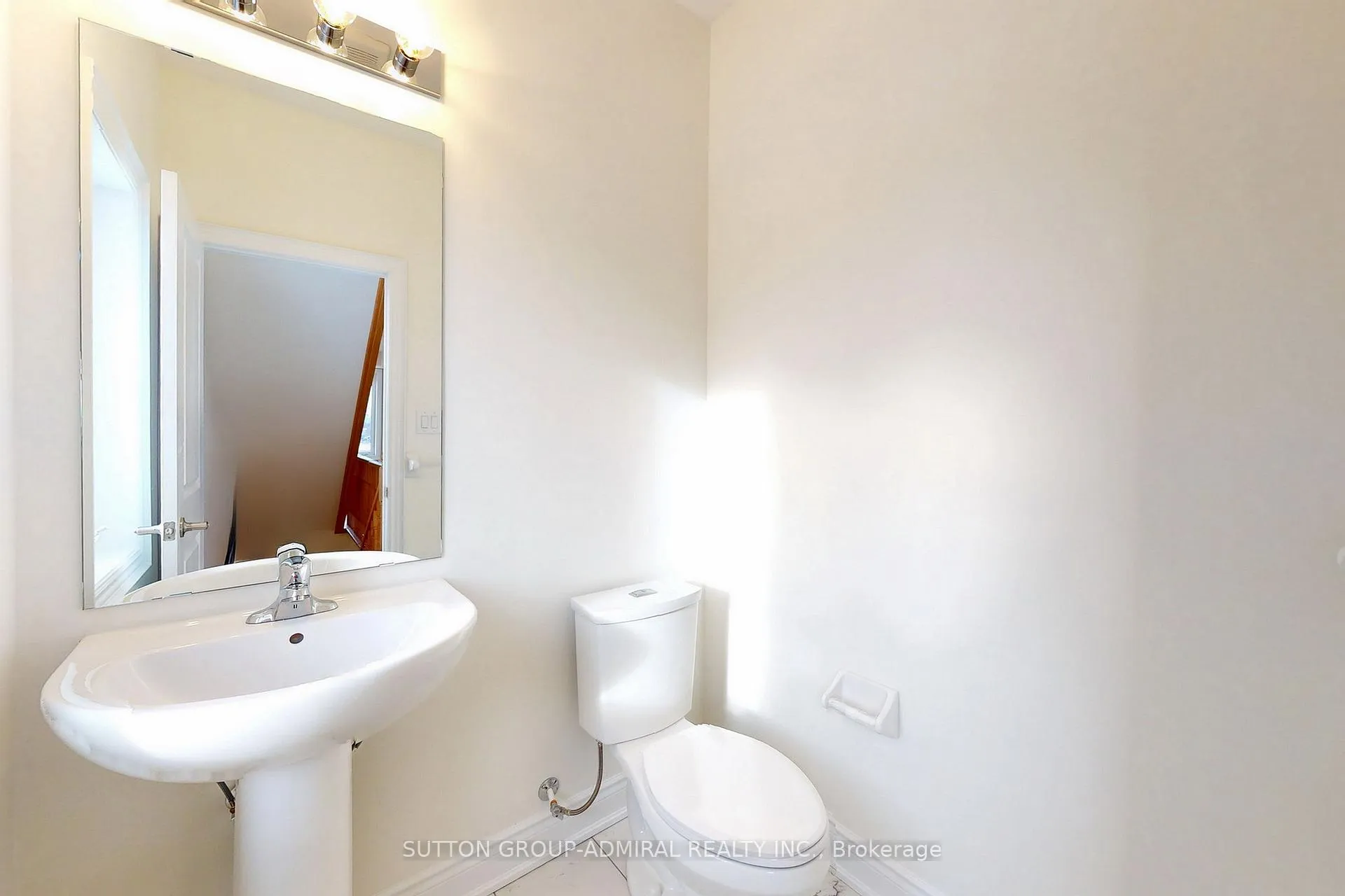 Photo 10 of 28 Tennant Circle, Vaughan, Vellore Village — HOMEH