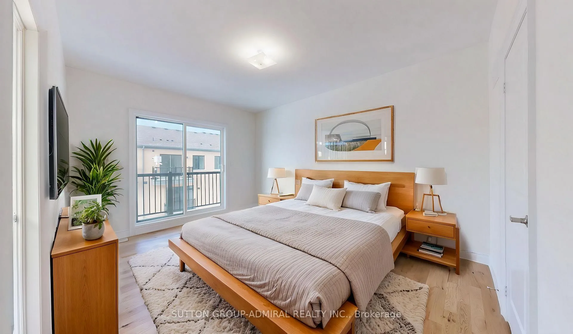 Photo 15 of 28 Tennant Circle, Vaughan, Vellore Village — HOMEH