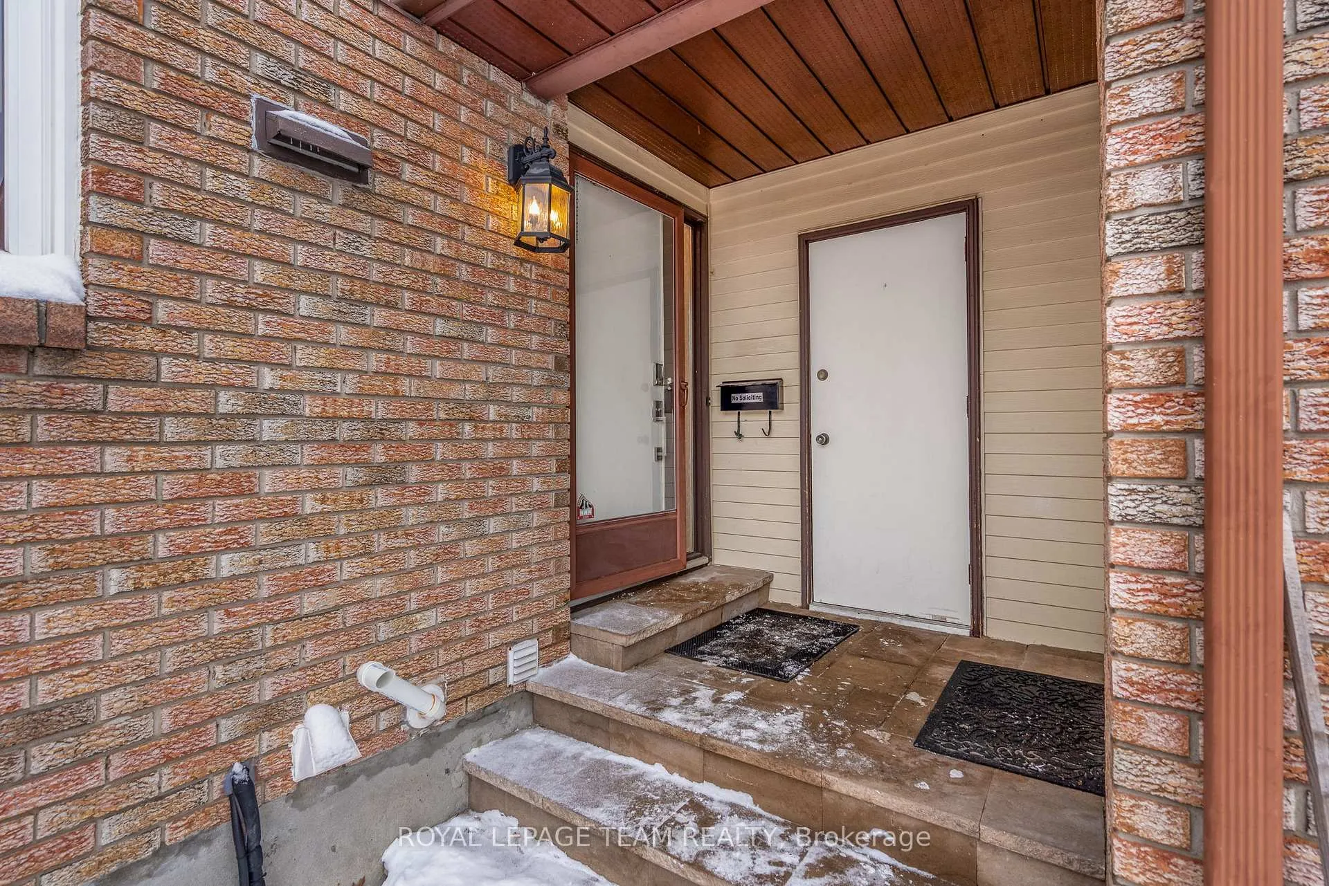 Photo 3 of 2534 Southvale Crescent, Ottawa, Sheffield Glen/Industrial Park — HOMEH