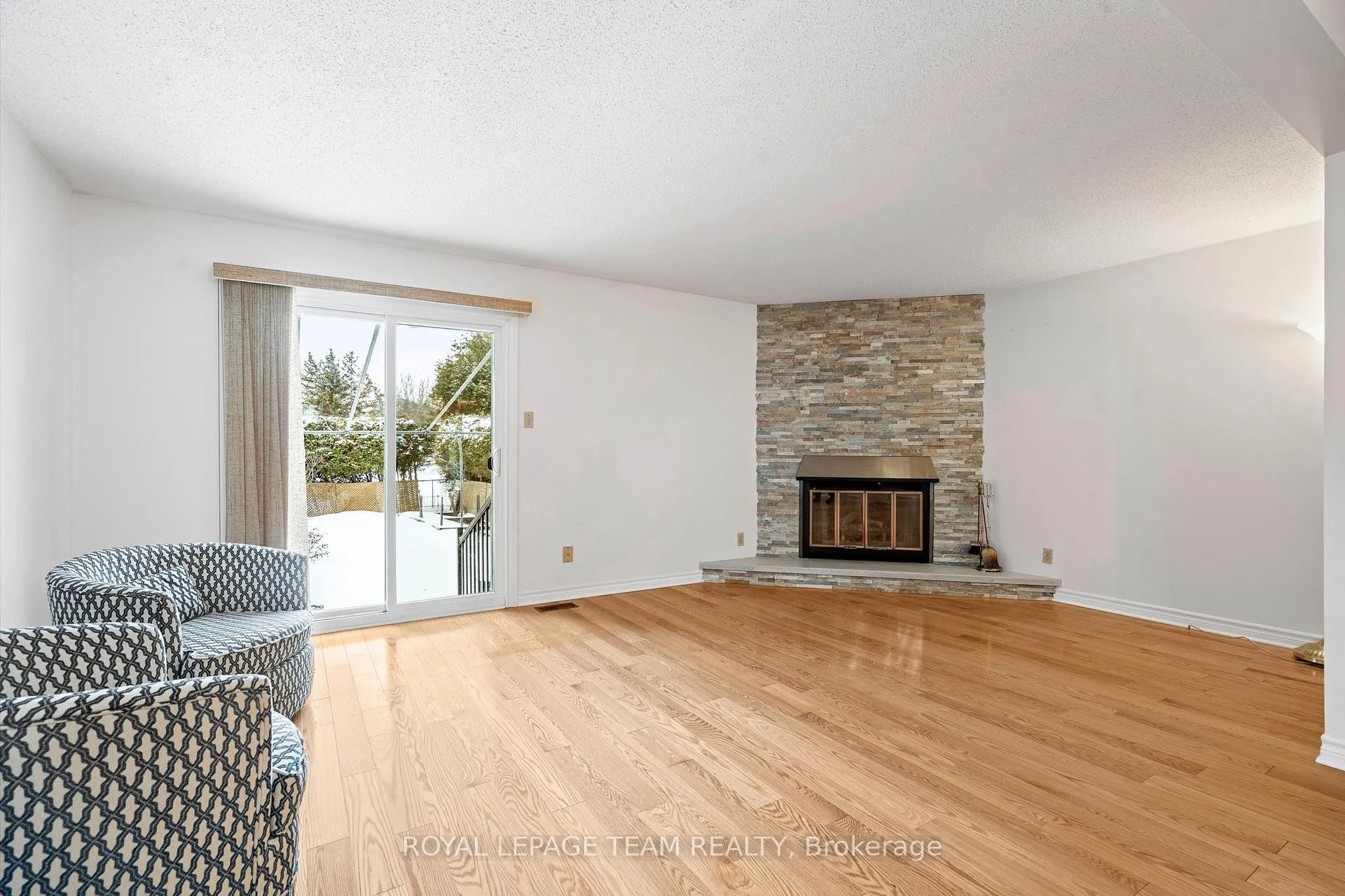 Photo 10 of 2534 Southvale Crescent, Ottawa, Sheffield Glen/Industrial Park — HOMEH