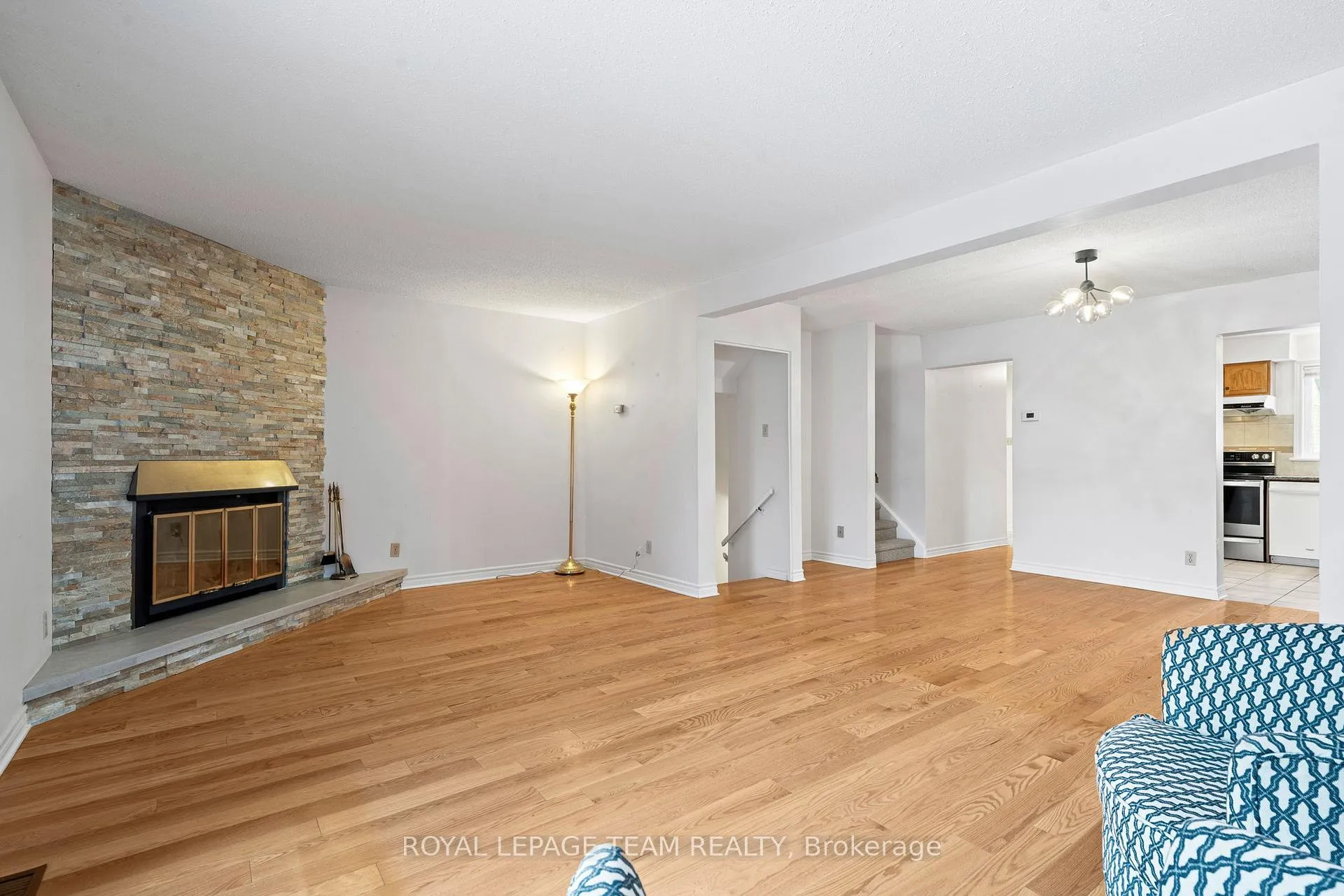 Photo 11 of 2534 Southvale Crescent, Ottawa, Sheffield Glen/Industrial Park — HOMEH