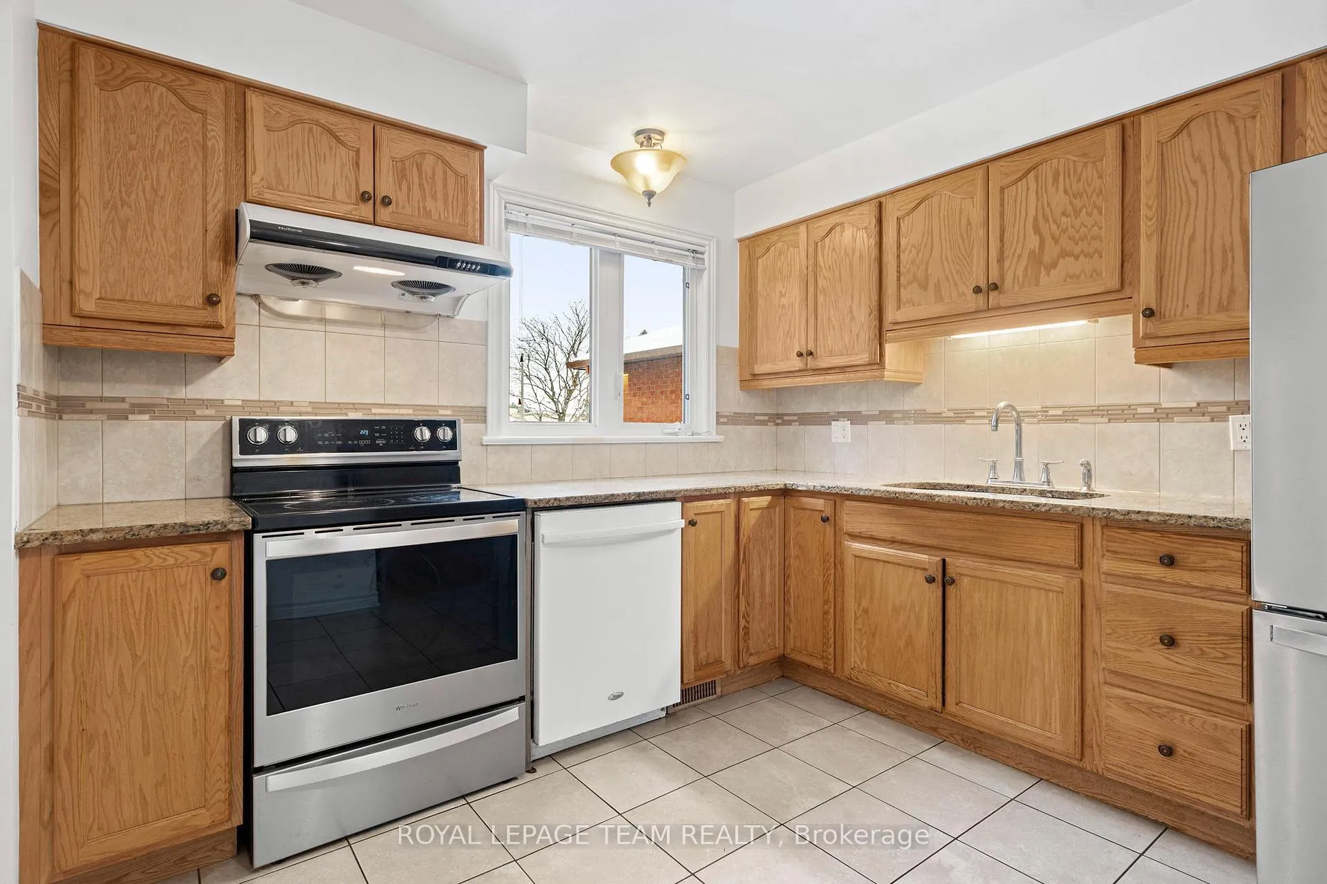 Photo 16 of 2534 Southvale Crescent, Ottawa, Sheffield Glen/Industrial Park — HOMEH