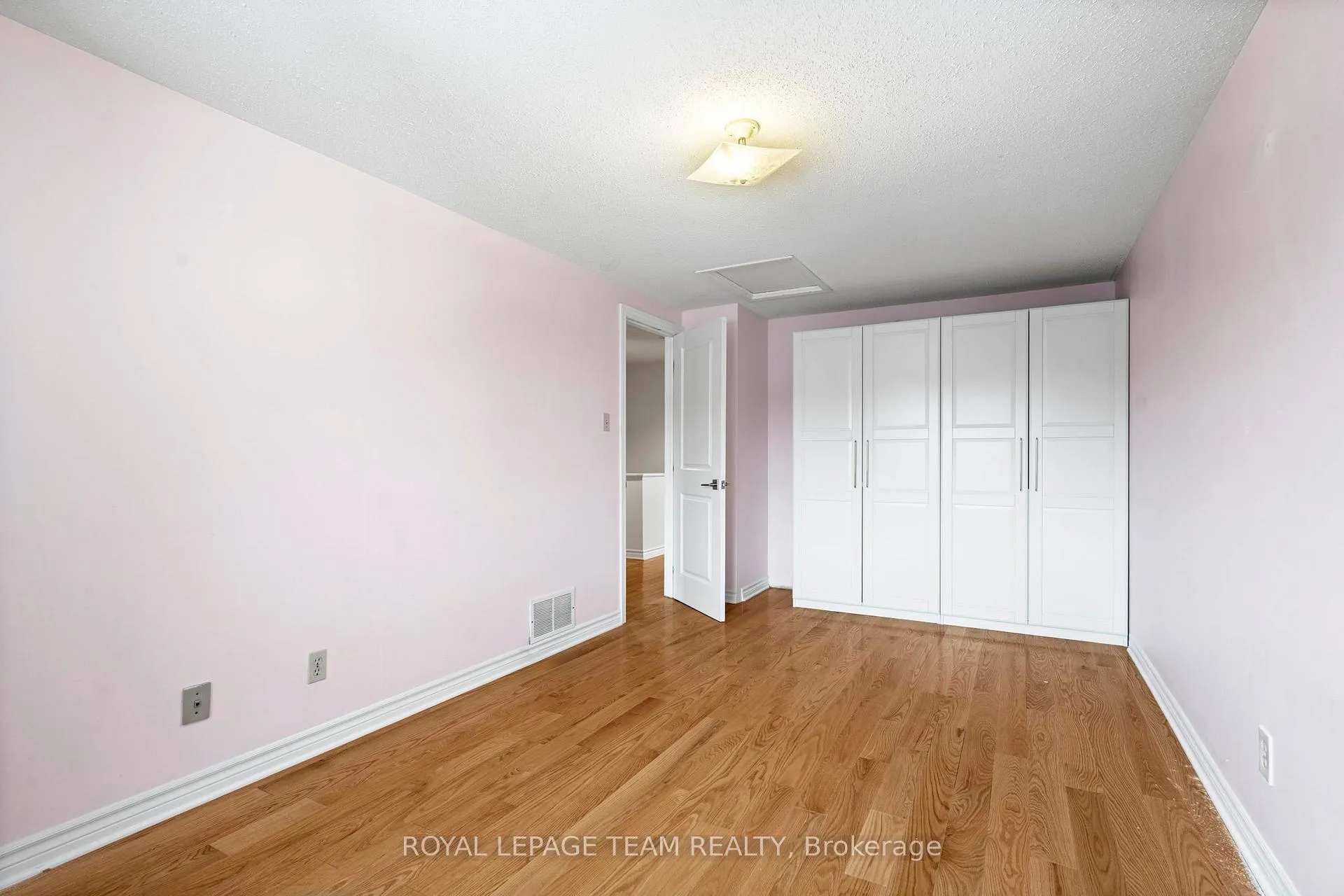 Photo 24 of 2534 Southvale Crescent, Ottawa, Sheffield Glen/Industrial Park — HOMEH