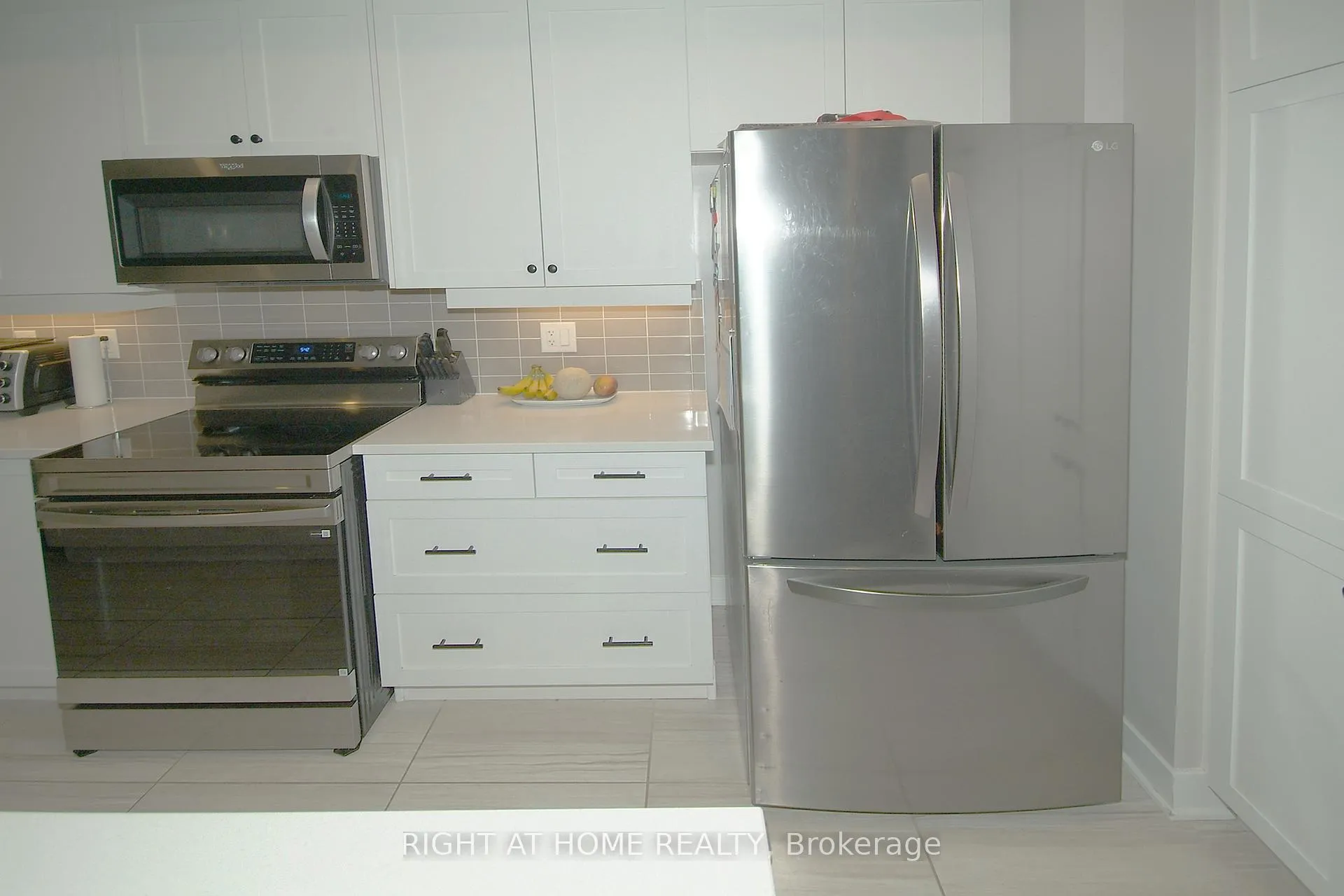 Photo 3 of 733 Twist Way, Ottawa, Kanata - Emerald Meadows/Trailwest — HOMEH
