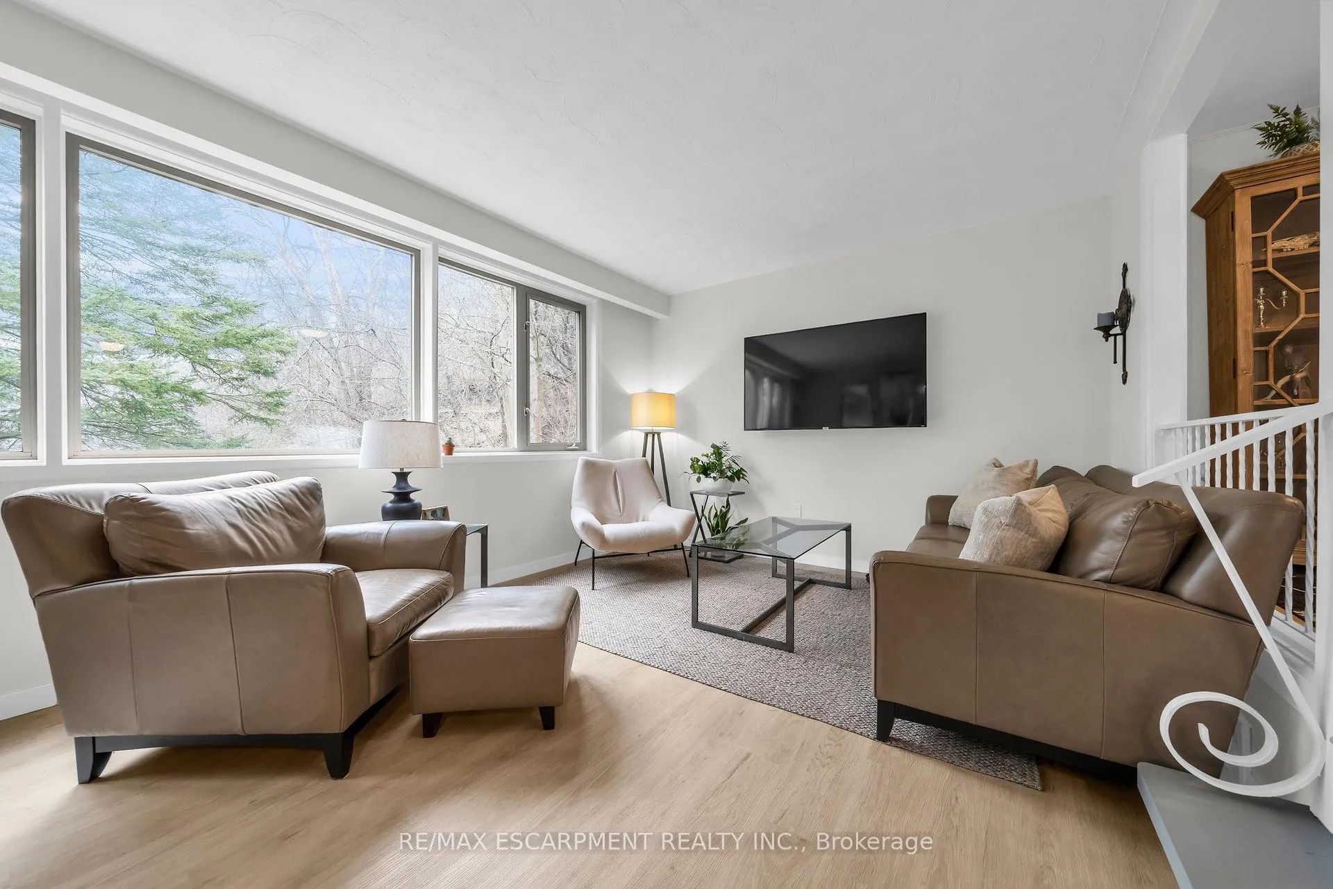 Photo 4 of 616 Mill Street S, Hamilton, Ancaster — HOMEH