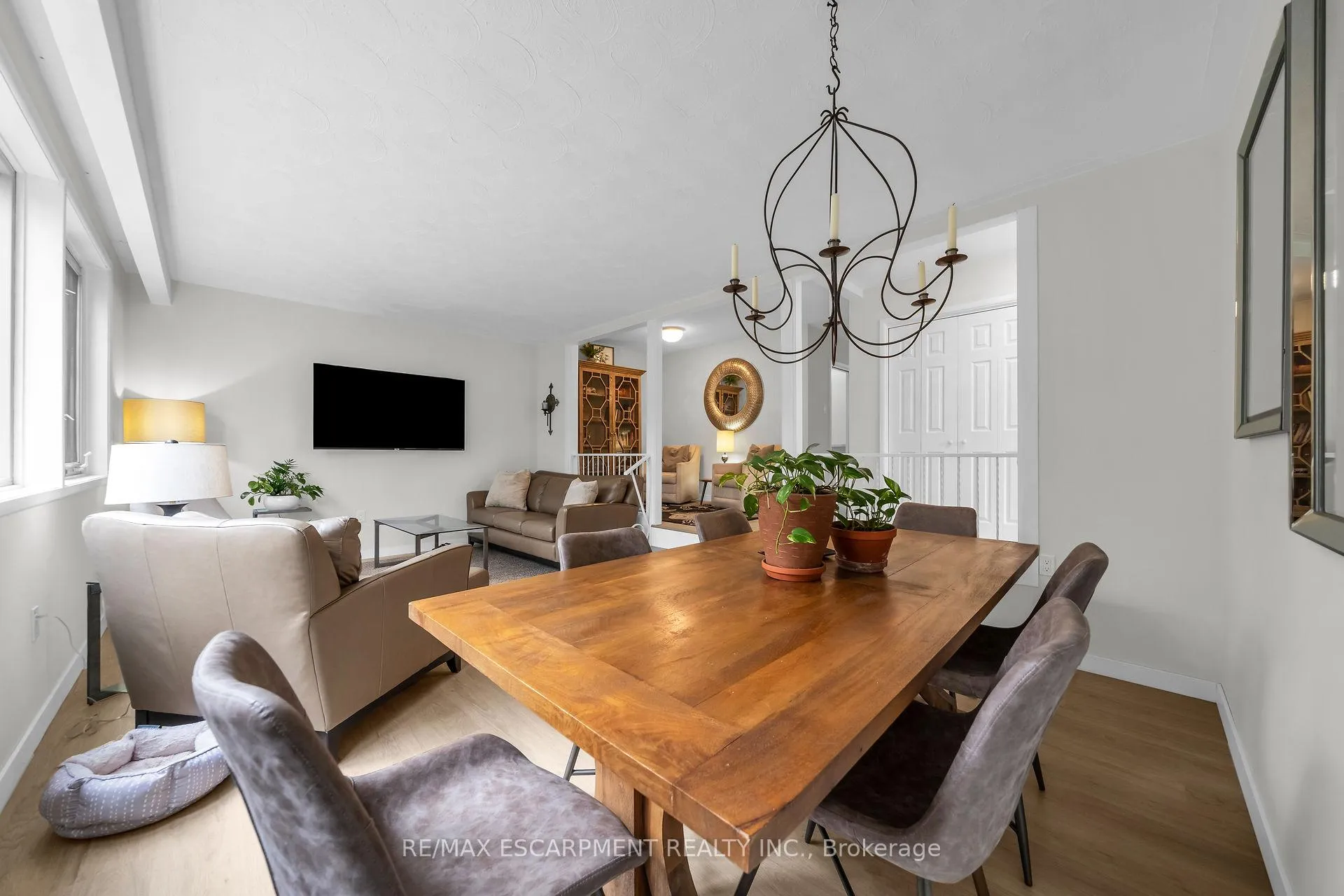Photo 5 of 616 Mill Street S, Hamilton, Ancaster — HOMEH