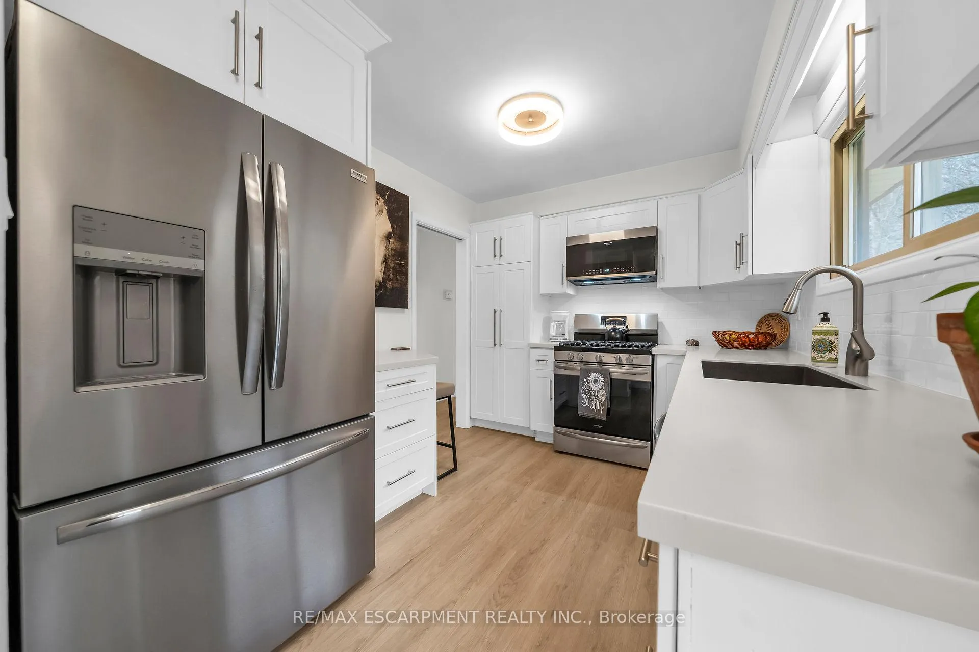 Photo 9 of 616 Mill Street S, Hamilton, Ancaster — HOMEH