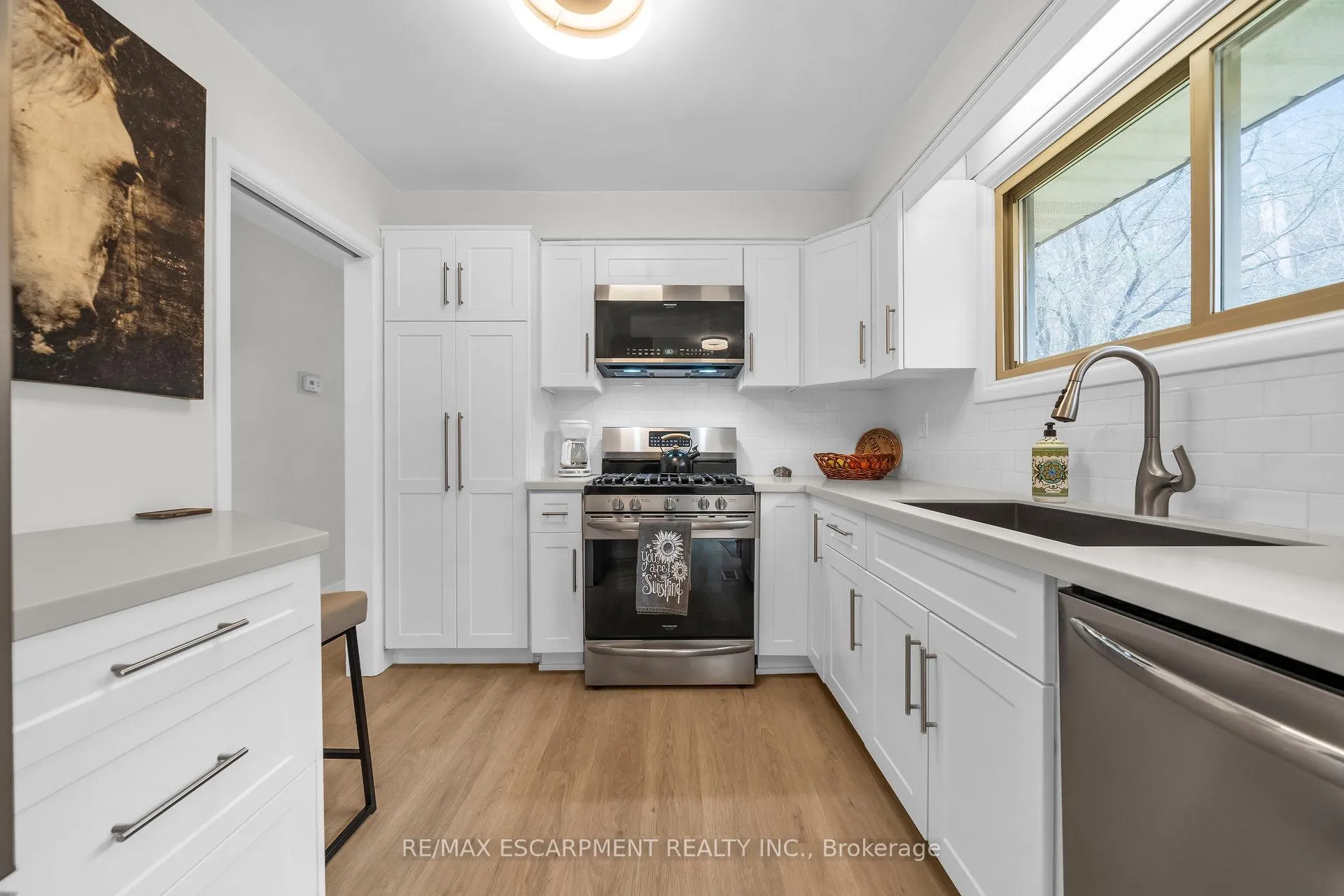 Photo 10 of 616 Mill Street S, Hamilton, Ancaster — HOMEH