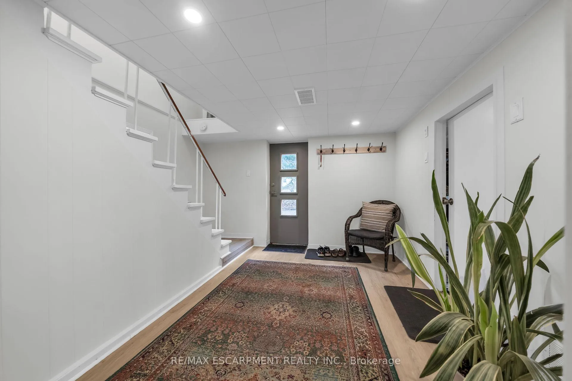 Photo 15 of 616 Mill Street S, Hamilton, Ancaster — HOMEH