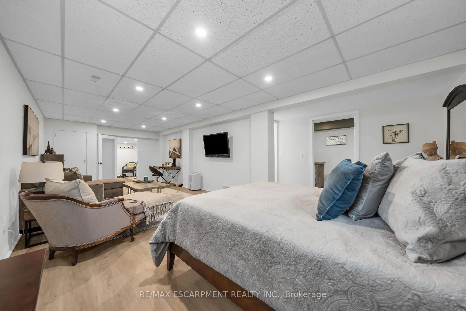 Photo 19 of 616 Mill Street S, Hamilton, Ancaster — HOMEH
