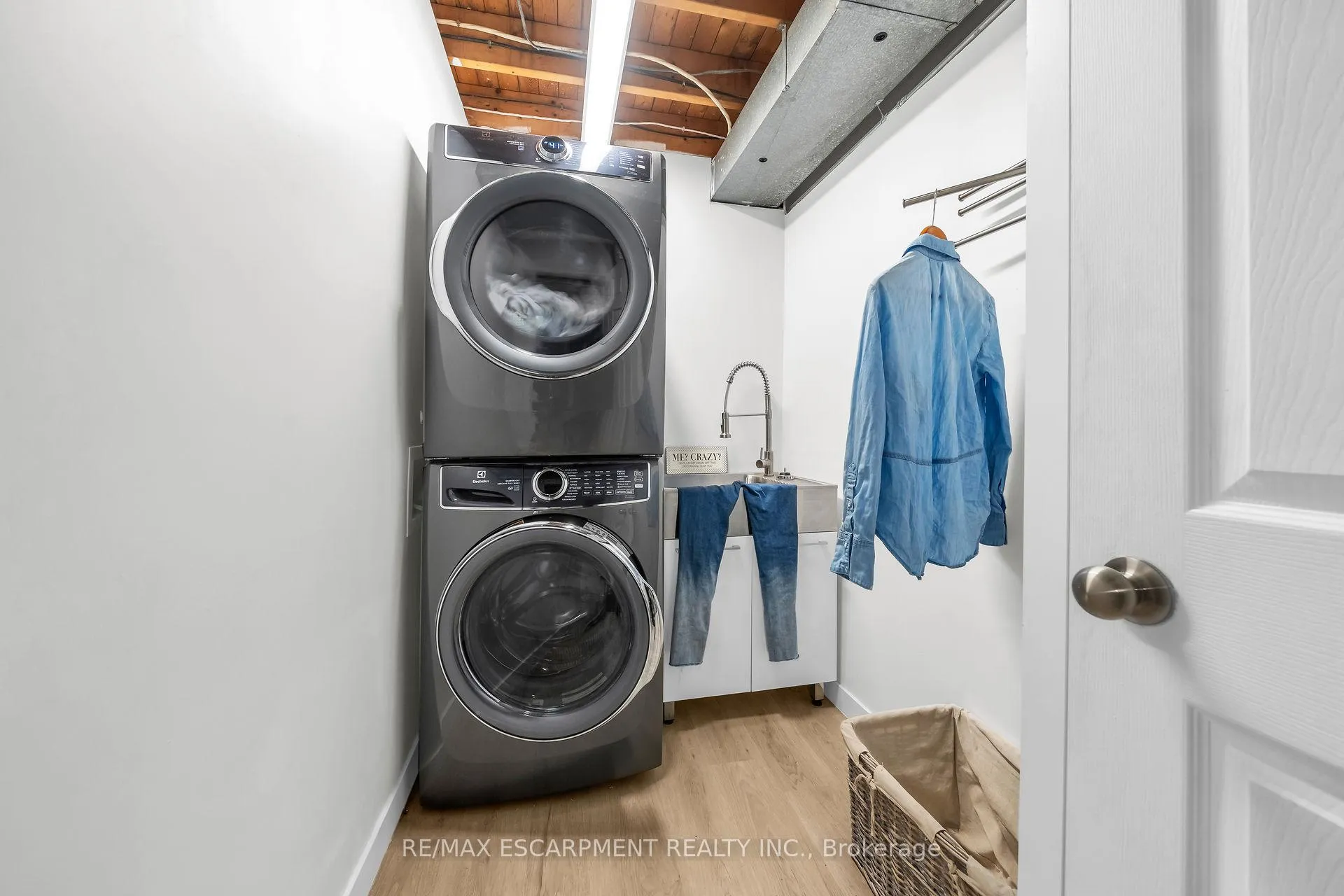 Photo 23 of 616 Mill Street S, Hamilton, Ancaster — HOMEH