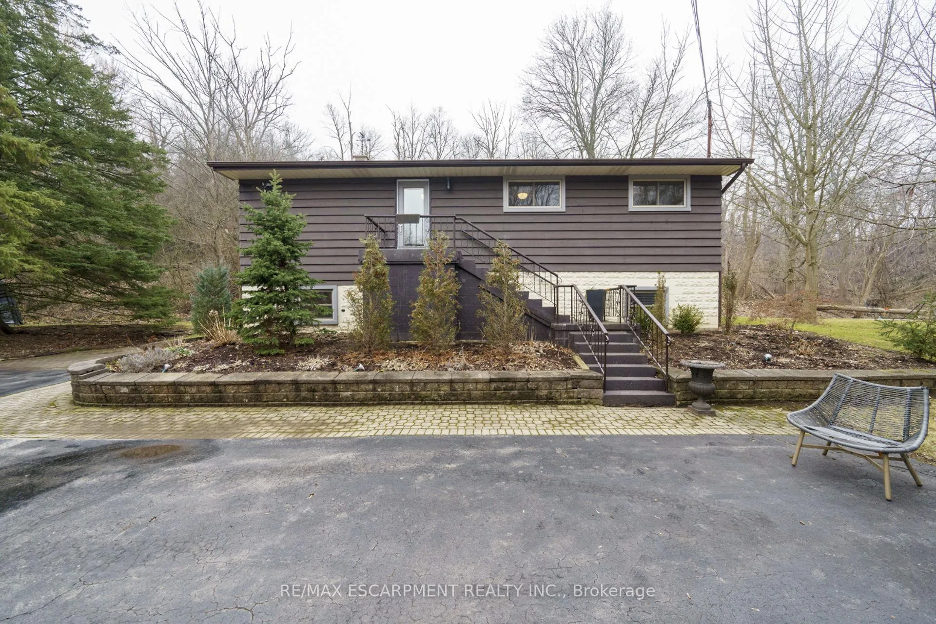 Photo 25 of 616 Mill Street S, Hamilton, Ancaster — HOMEH