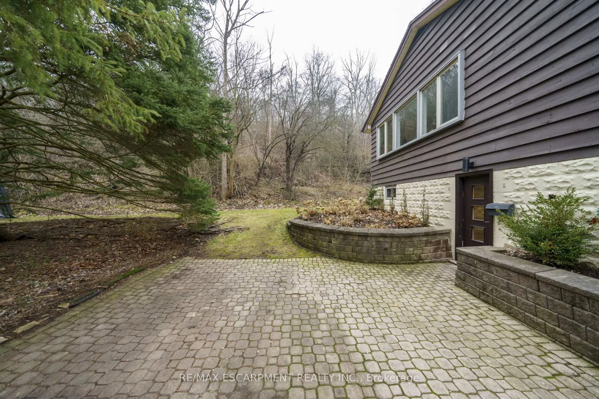 Photo 26 of 616 Mill Street S, Hamilton, Ancaster — HOMEH
