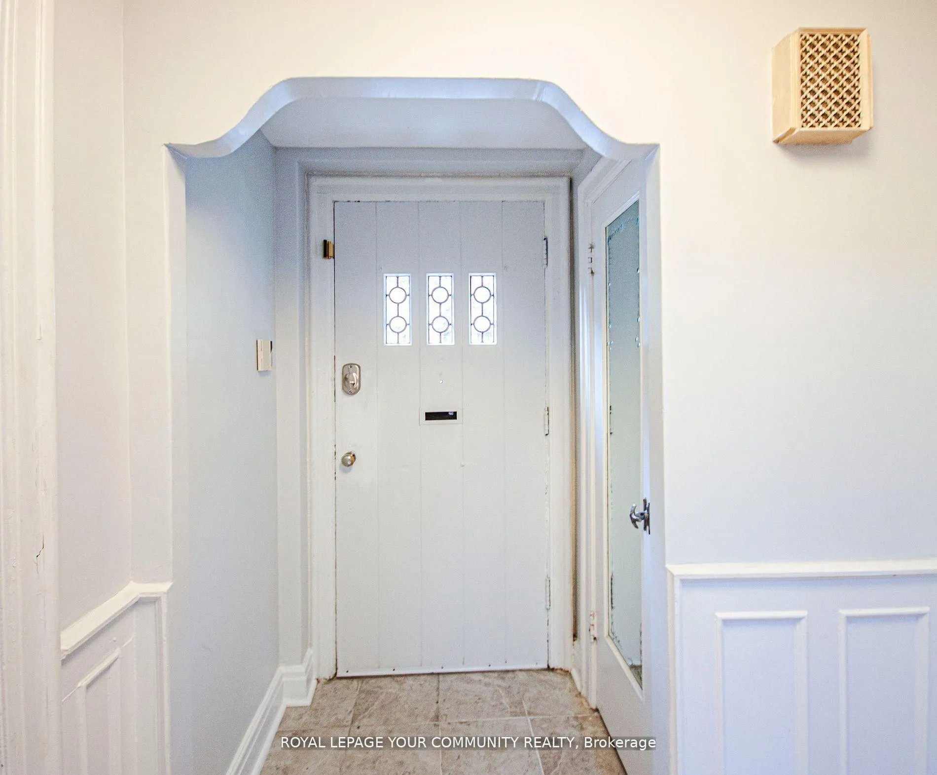 Photo 3 of 5 Crestview Road, Toronto, Lawrence Park South — HOMEH