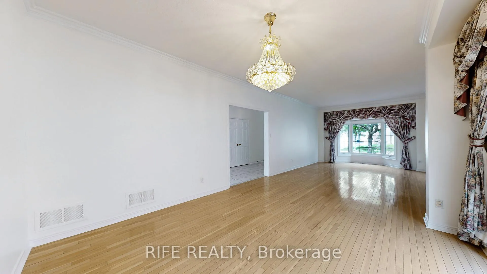 Photo 6 of 79 Fawnbrook Circle, Markham, Markville — HOMEH