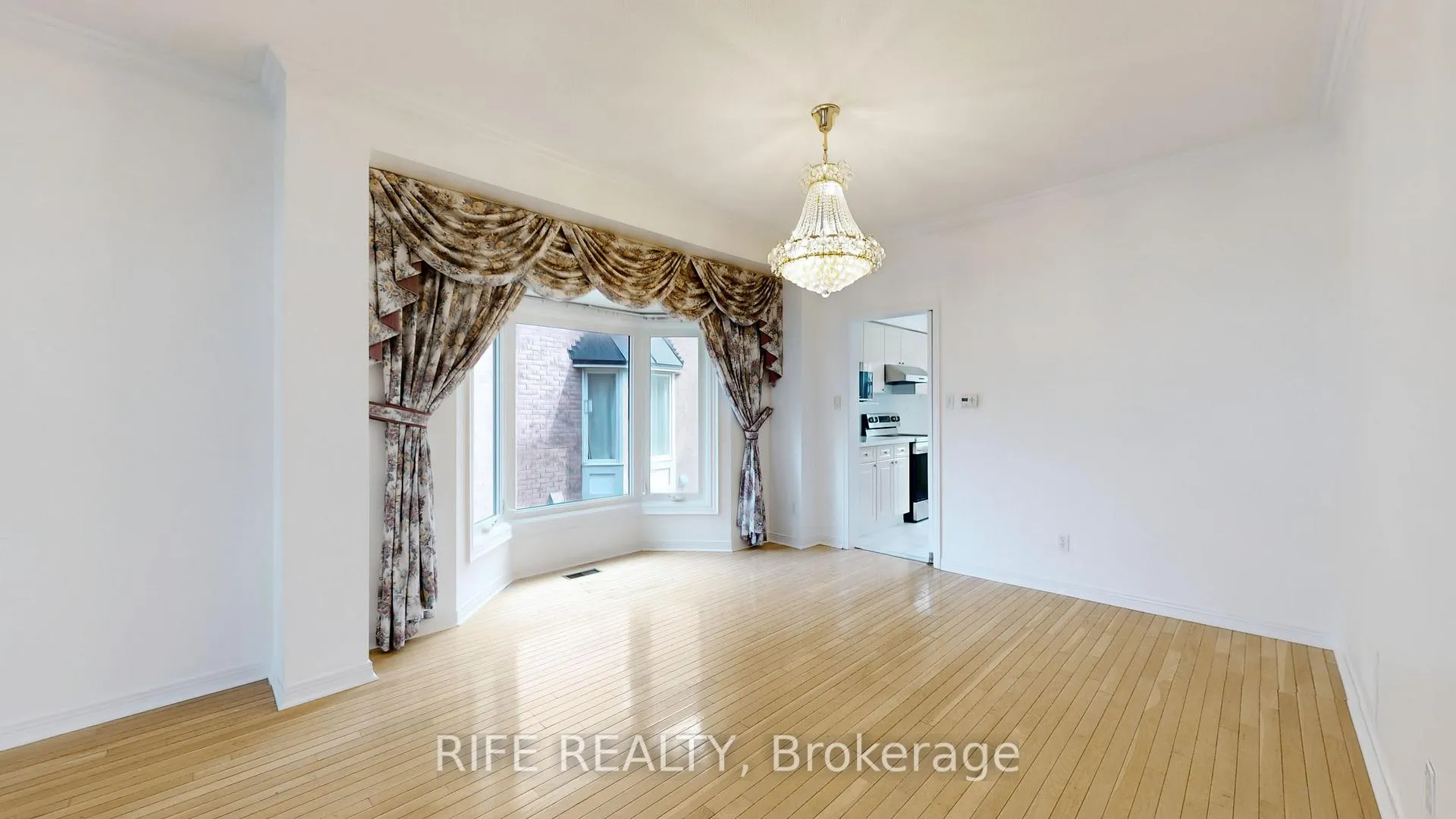 Photo 8 of 79 Fawnbrook Circle, Markham, Markville — HOMEH