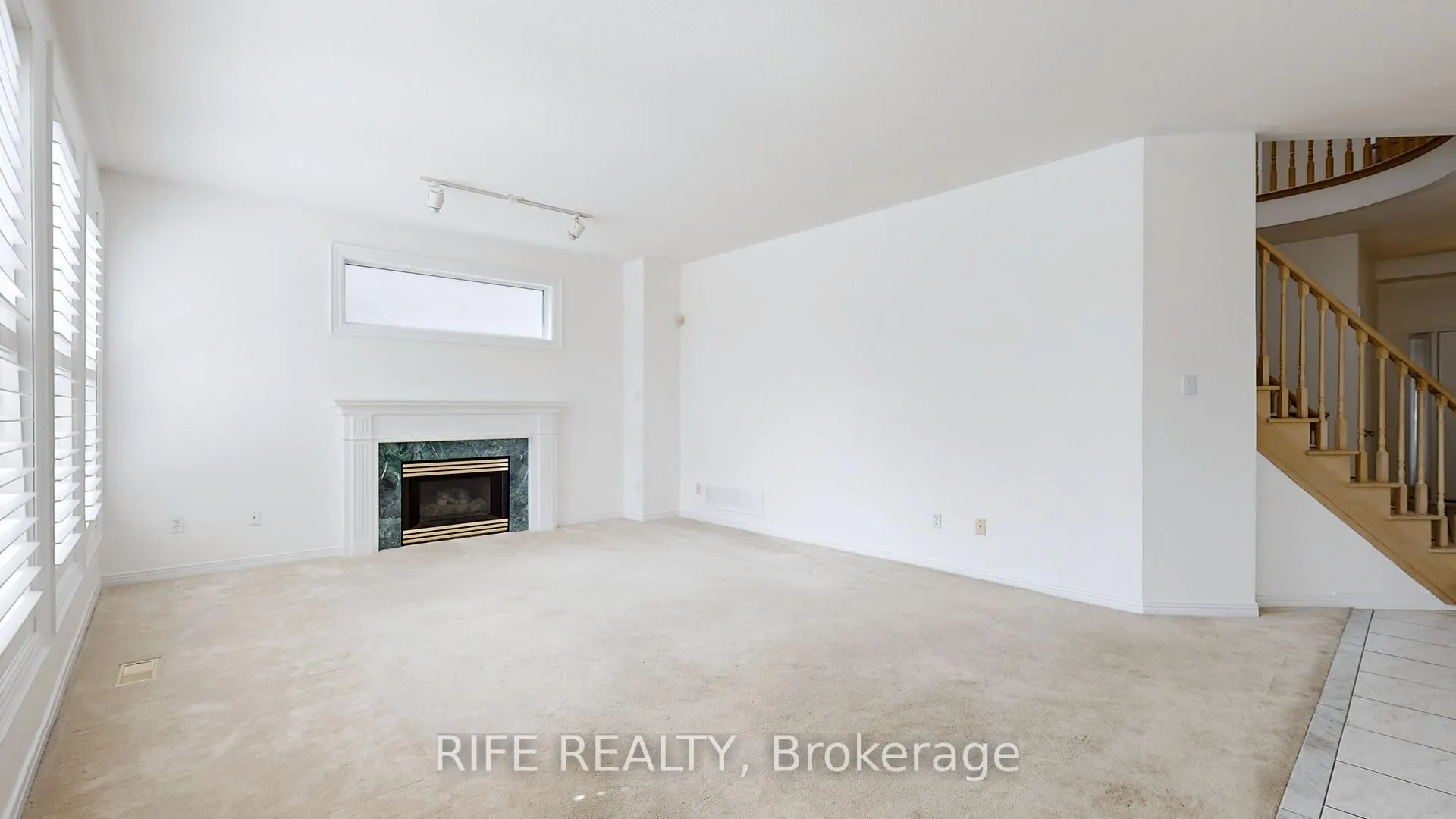 Photo 10 of 79 Fawnbrook Circle, Markham, Markville — HOMEH