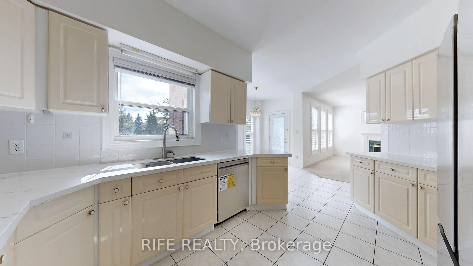 Photo 17 of 79 Fawnbrook Circle, Markham, Markville — HOMEH