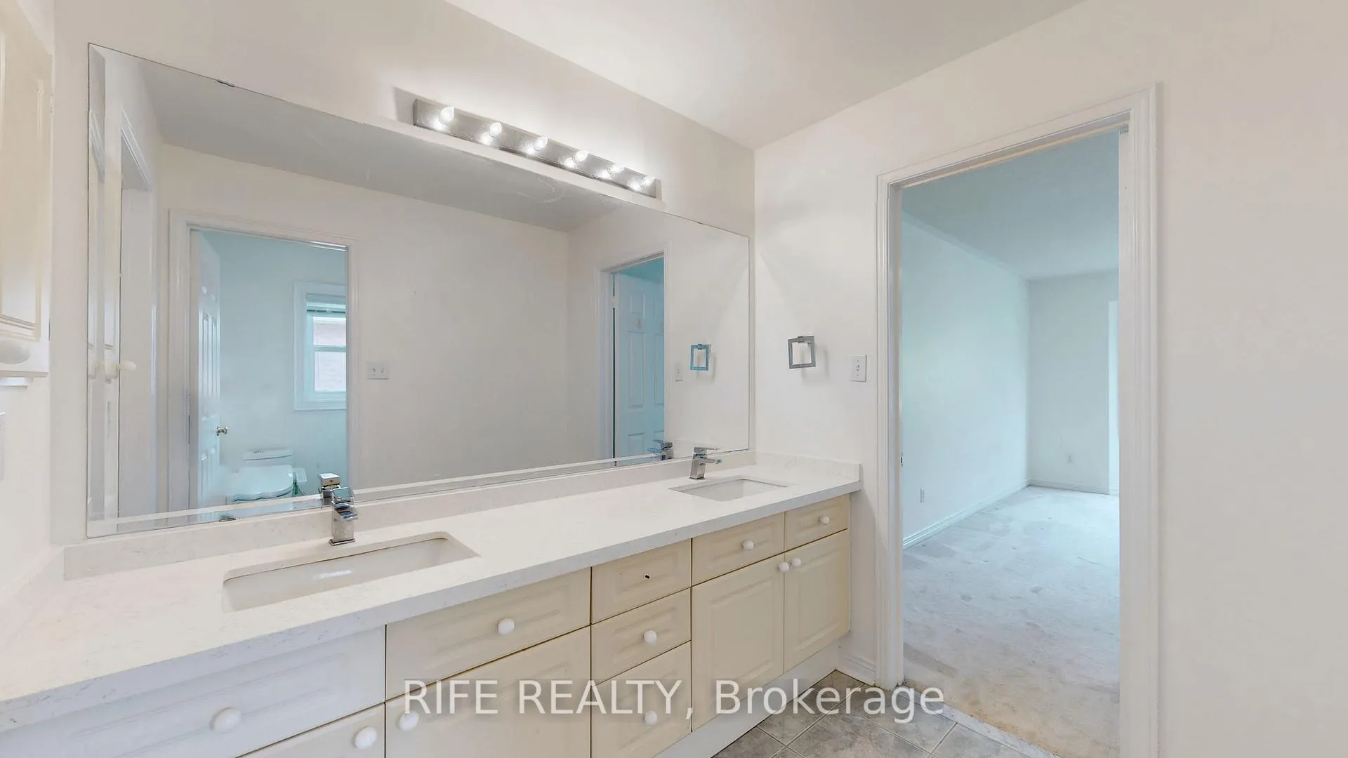 Photo 37 of 79 Fawnbrook Circle, Markham, Markville — HOMEH