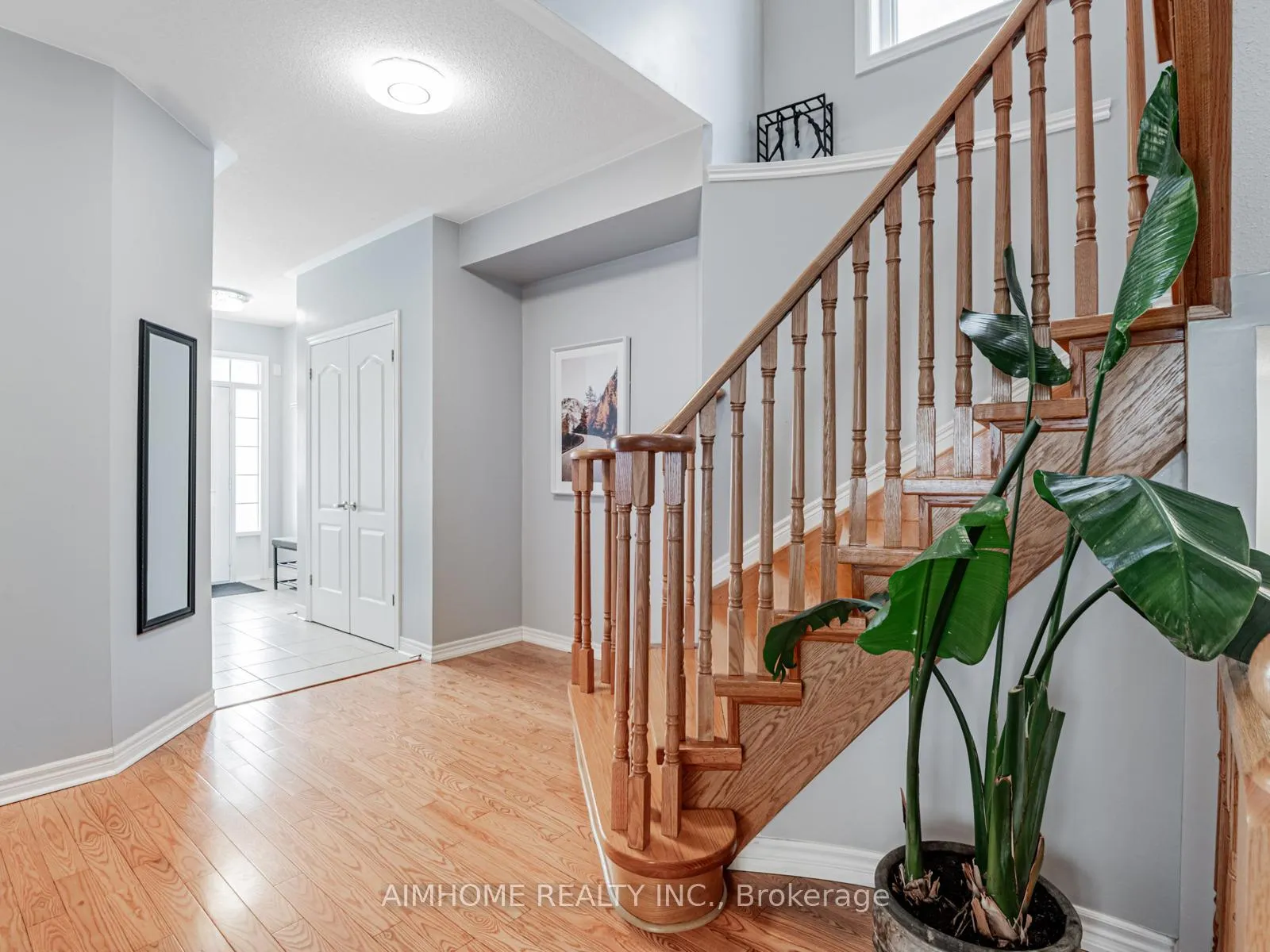 Photo 5 of 93 James Govan Drive, Whitby, Port Whitby — HOMEH