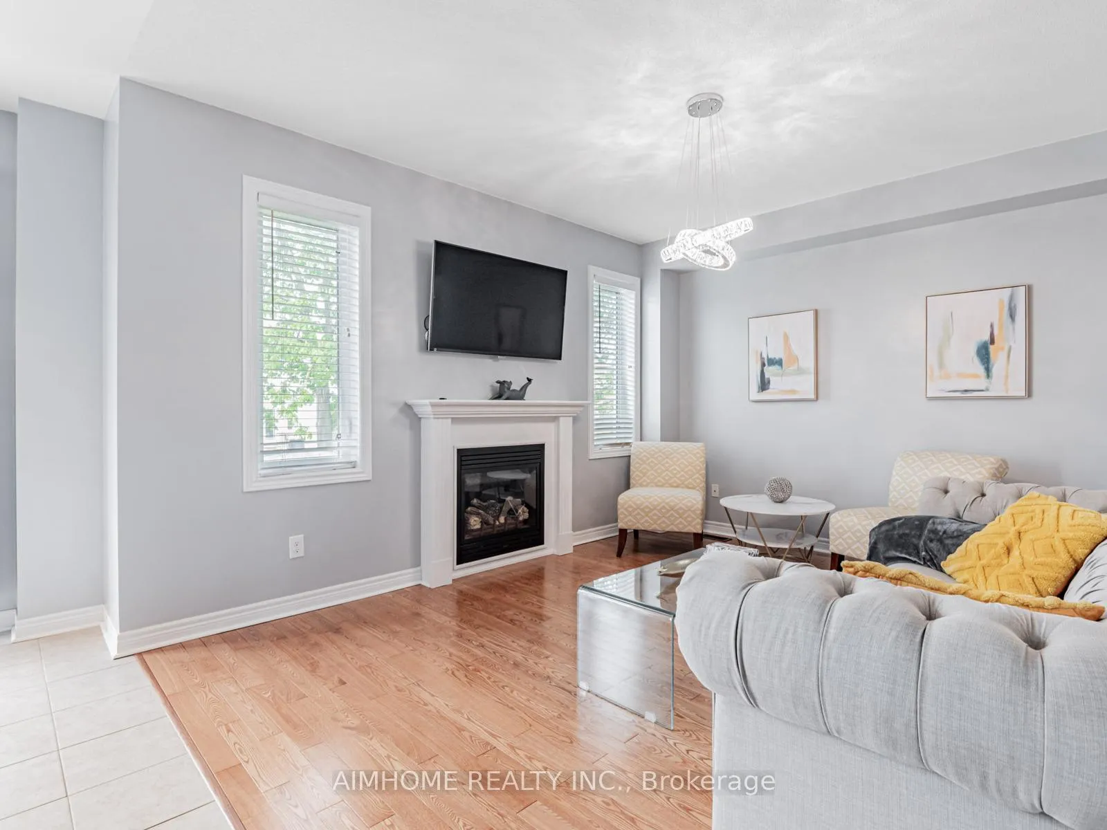 Photo 9 of 93 James Govan Drive, Whitby, Port Whitby — HOMEH