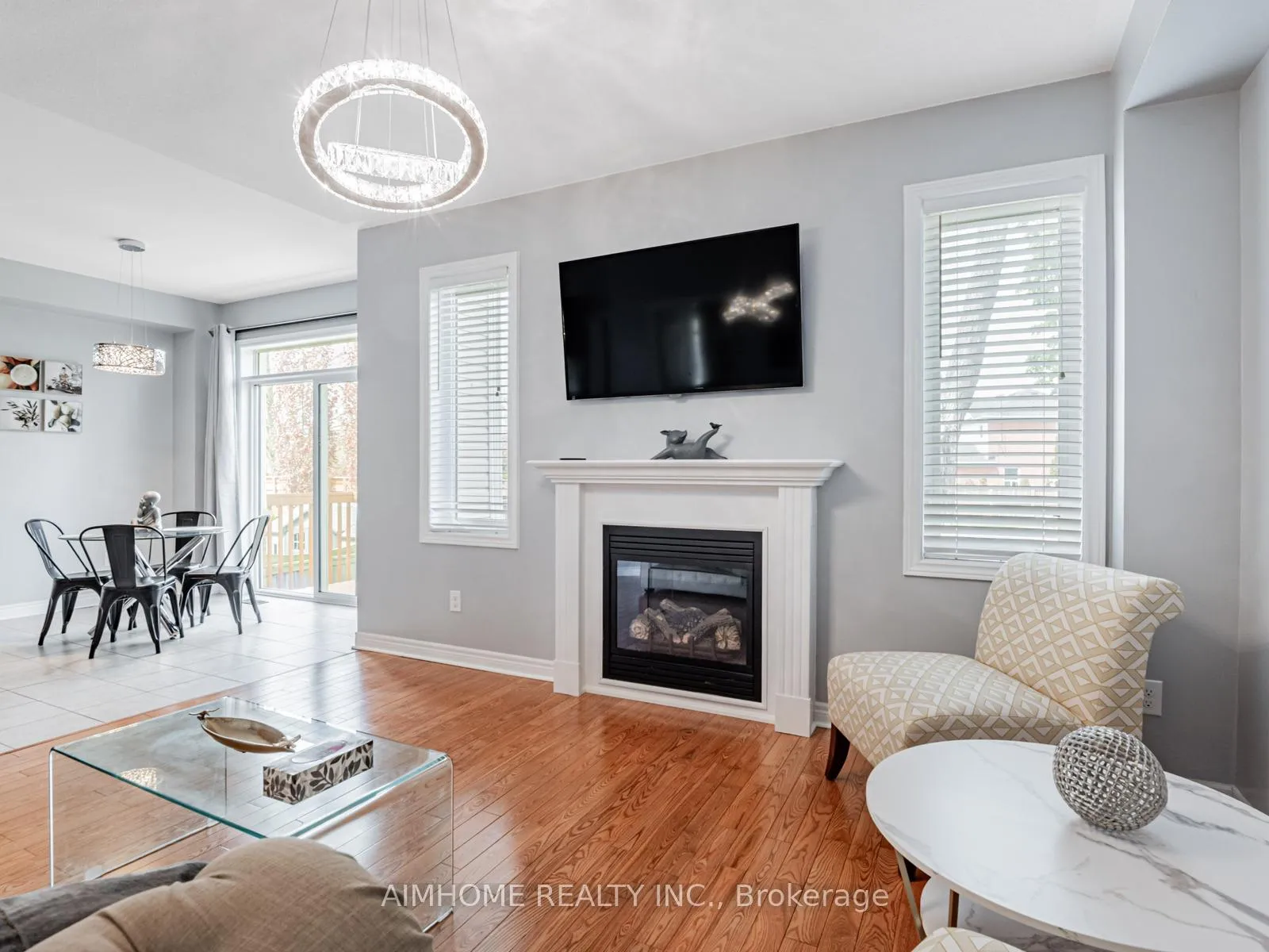 Photo 10 of 93 James Govan Drive, Whitby, Port Whitby — HOMEH